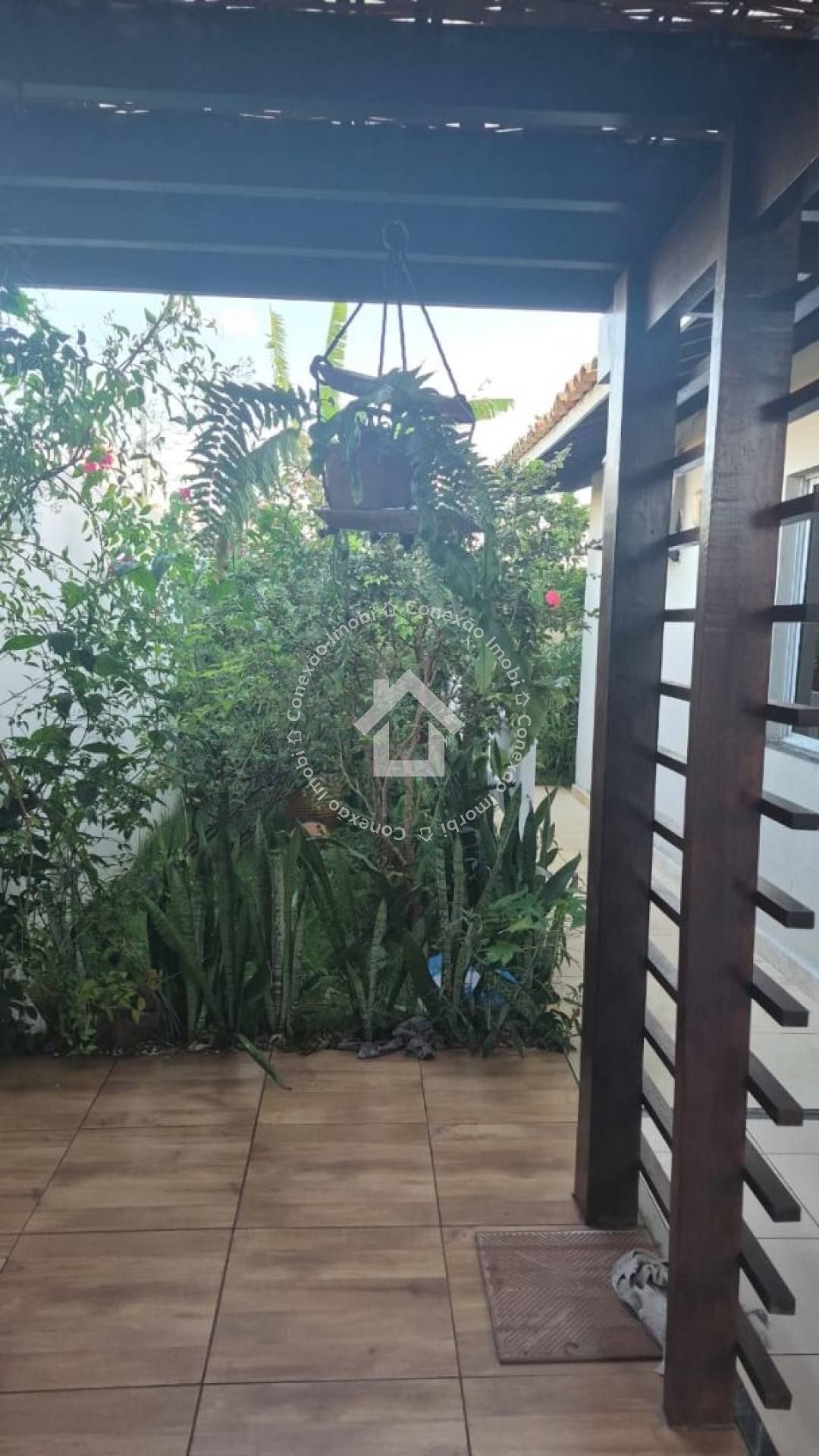 CASA À VENDA NO CONDOMÍNIO LAGUNA VILLE COM 3 QUARTOS E 1 SUÍTE