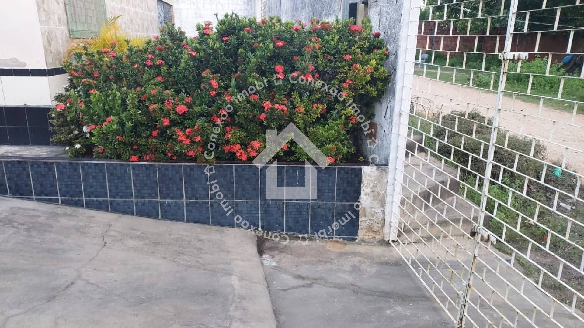 Casa à Venda próximo ao bairro Jabotiana com terreno de 216m² | Pagamento à vista