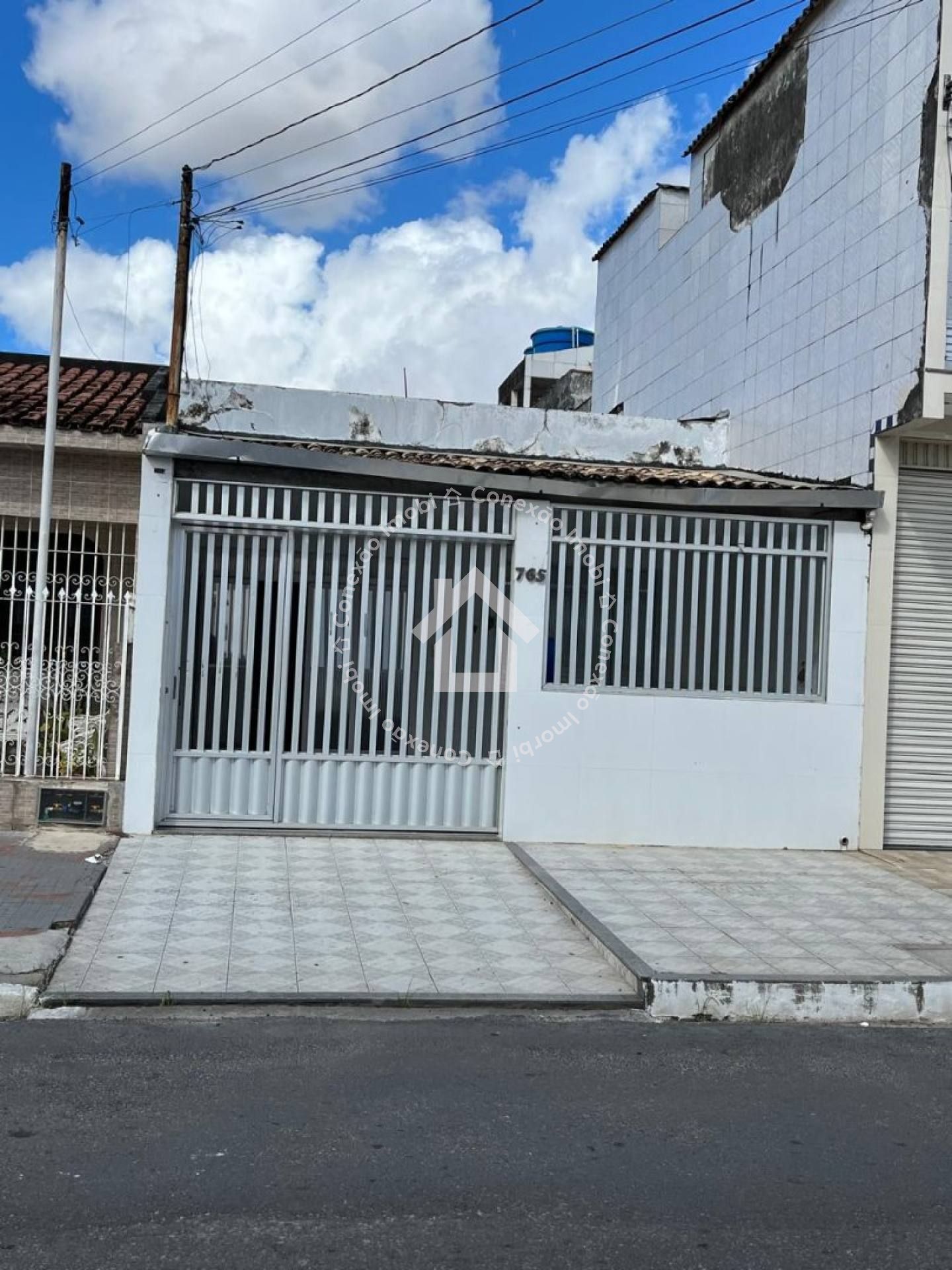 Casa à Venda no bairro Siqueira Campos com quintal e vaga para 2 carros | Financia