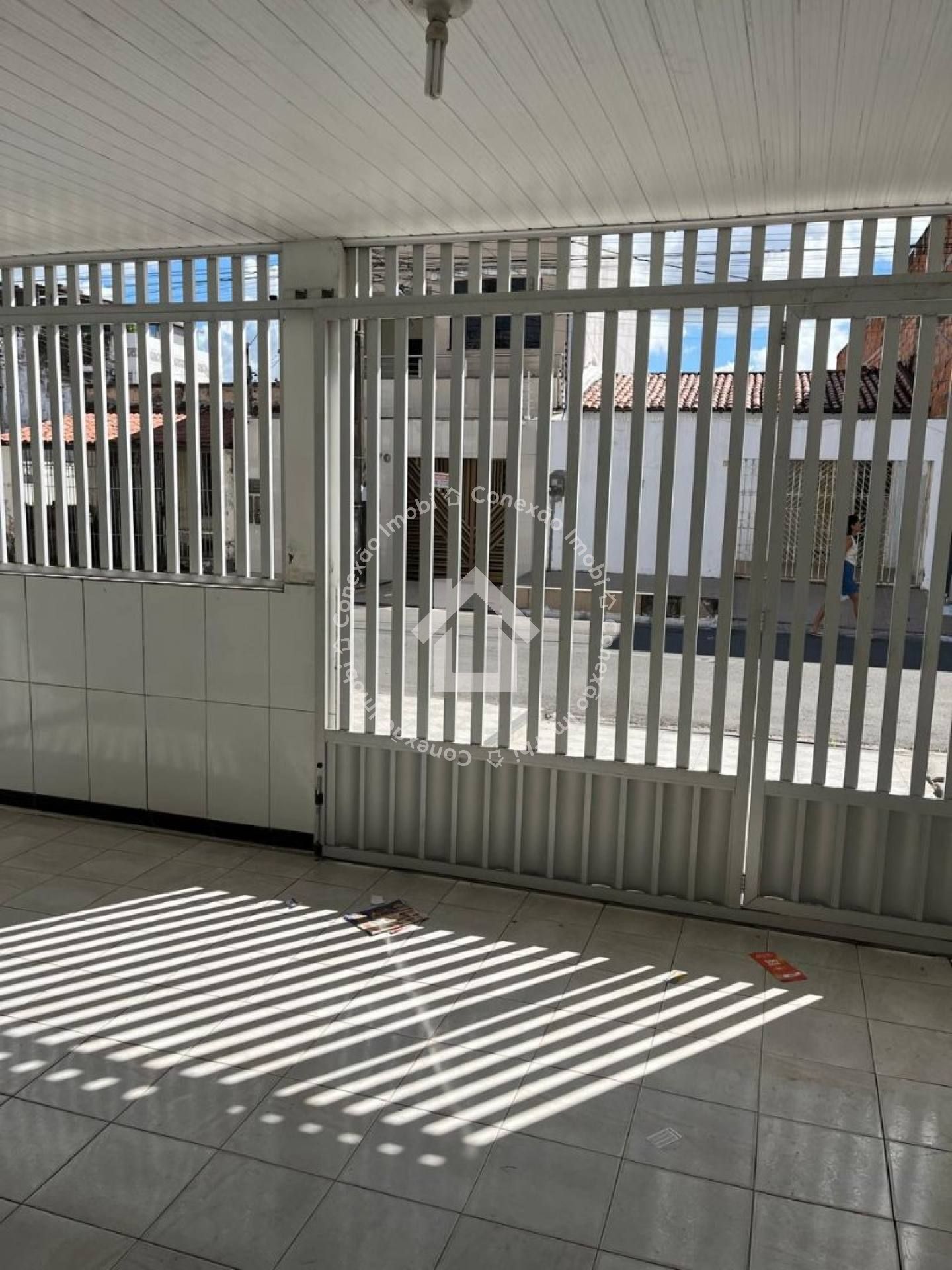 Casa à Venda no bairro Siqueira Campos com quintal e vaga para 2 carros | Financia