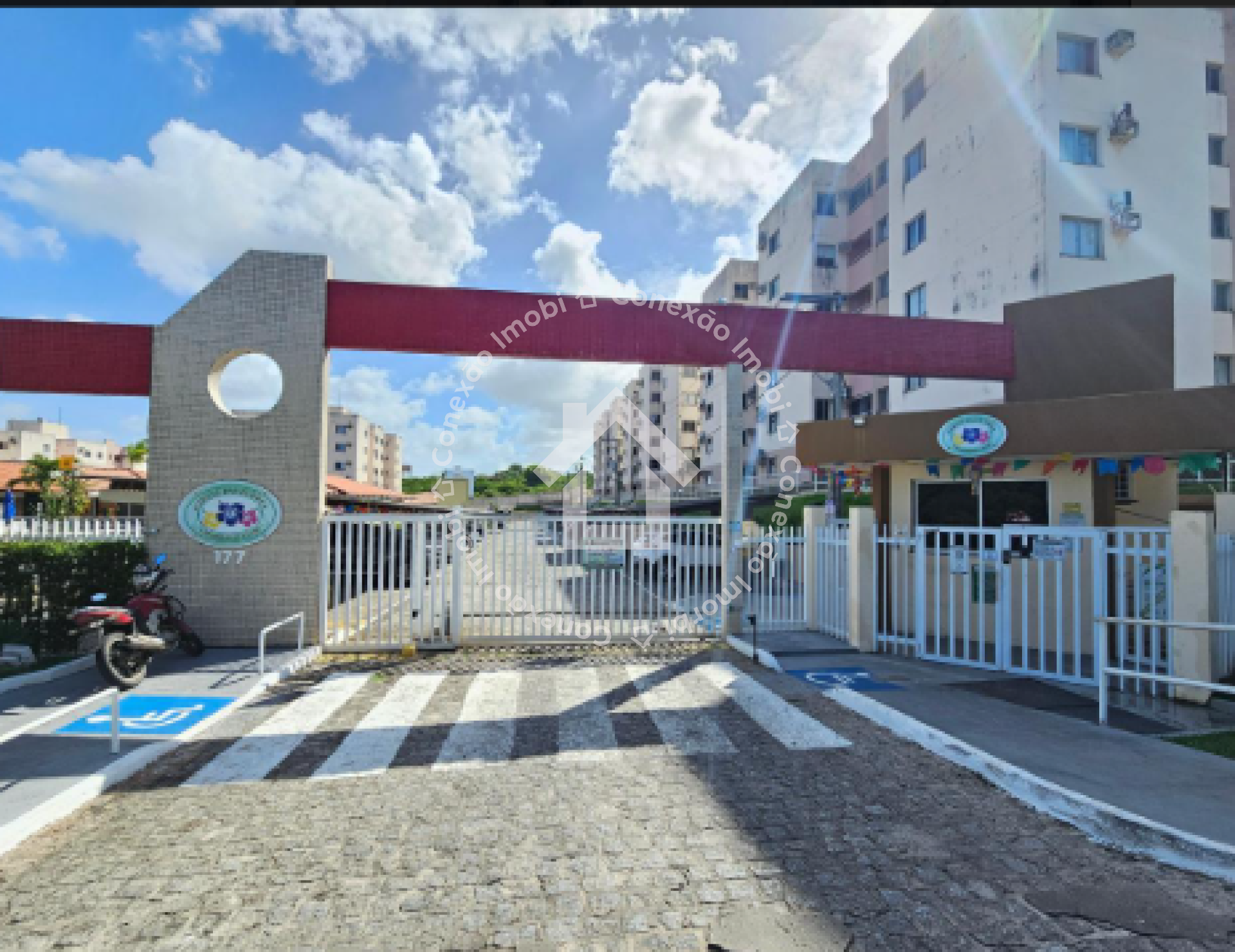 Apartamento à Venda no Condomínio Portal das Flores no Bairro Jabotiana com 2 Quartos sendo 1 suíte