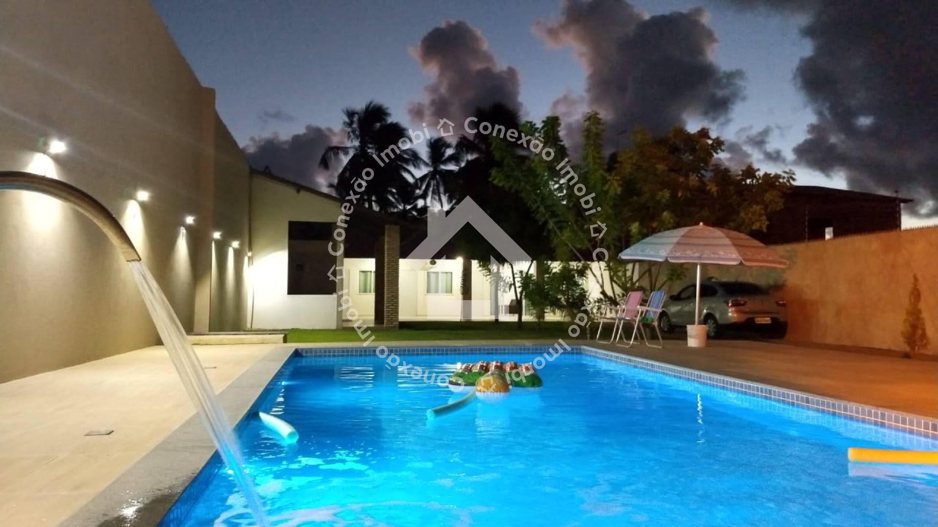 Casa Mobiliada à Venda Próxima à Lagoa dos Tambaquis | 3 Quartos e Piscina