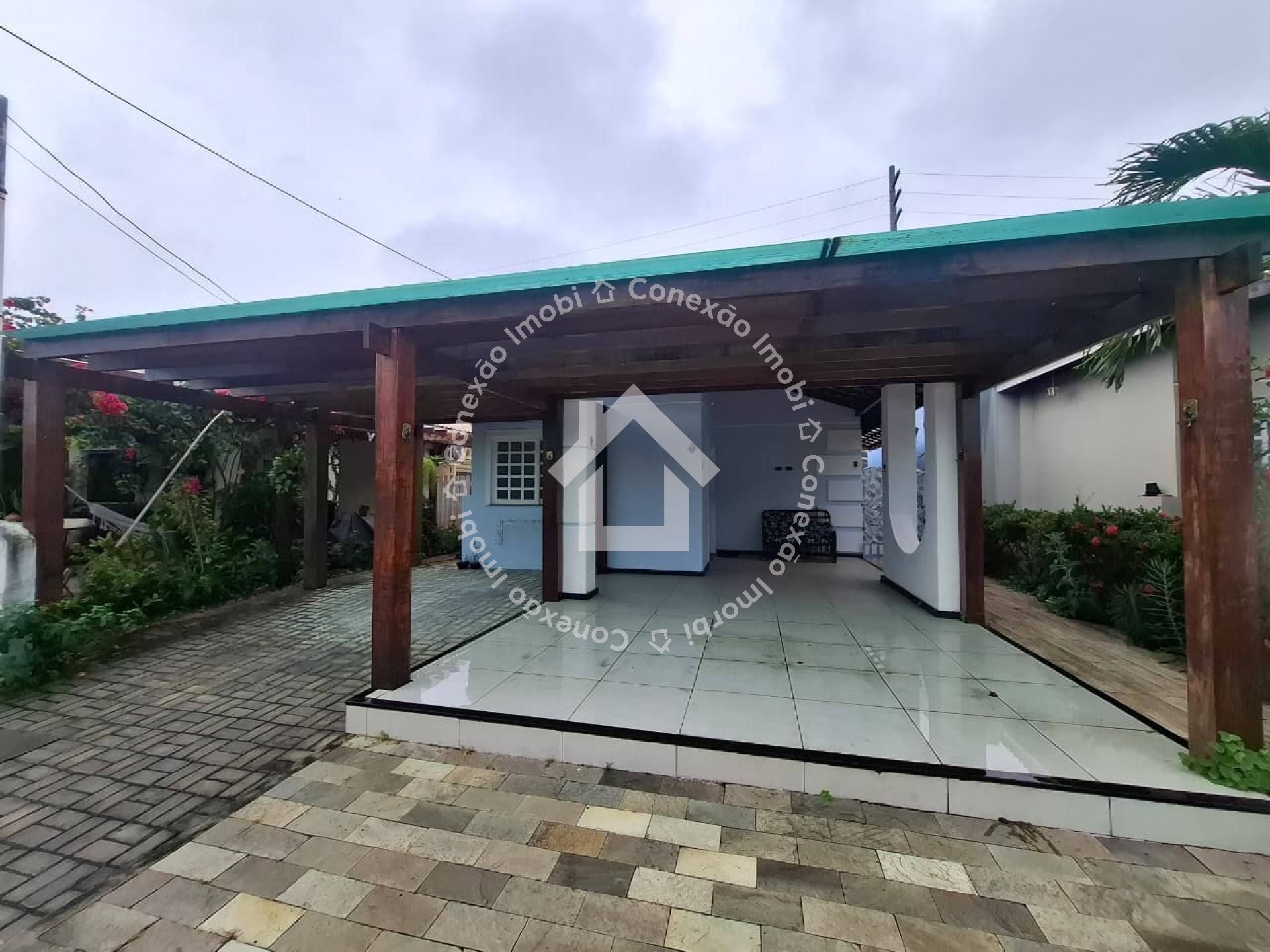 Casa em Condomínio Fechado na Aruana | 3 Quartos | Financiável
