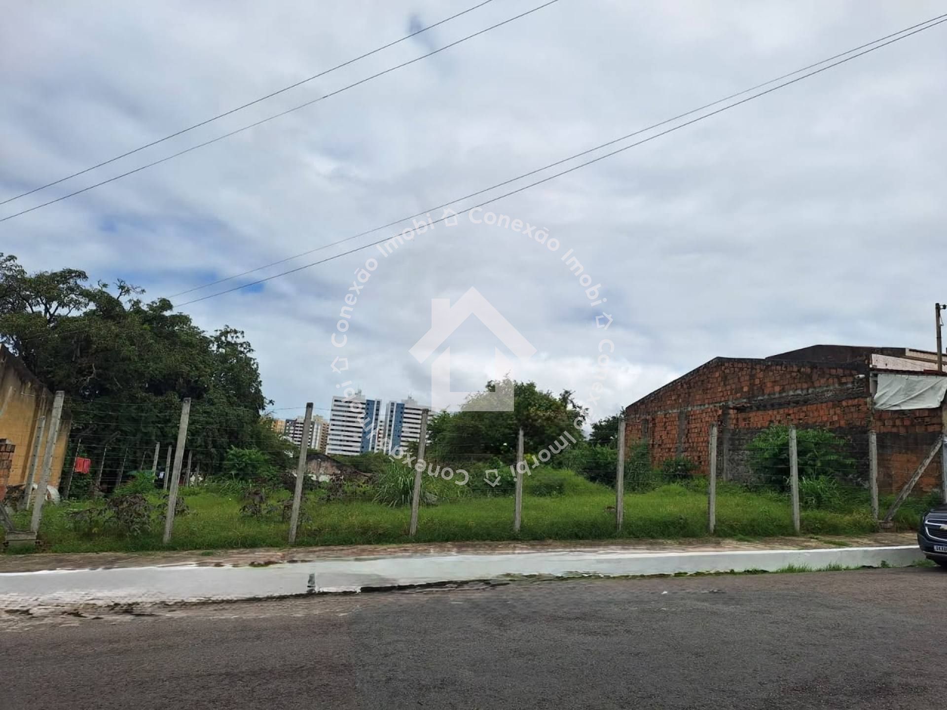 Terreno à Venda no Bairro Suíça com 2.200m² Escriturado em Aracaju| Ótima oportunidade para Investir