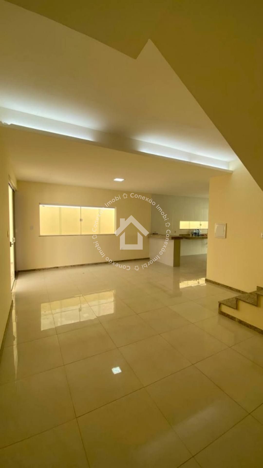 Casa à venda no Bairro Atalaia - Apenas a 700 metros da Praia | Financia