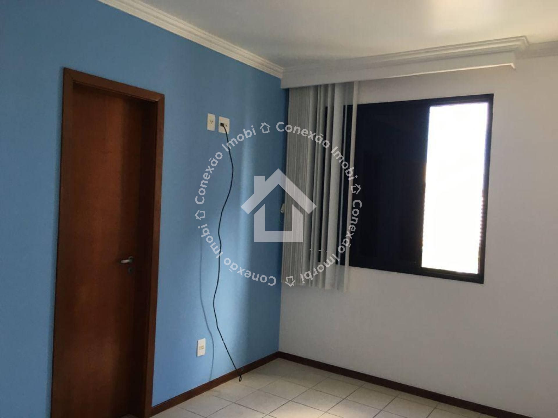 Apartamento no Edifício Mansão Tramandaí | 5 Quartos | 2 Suítes | 2 vagas de garagem| Localização Privilegiada