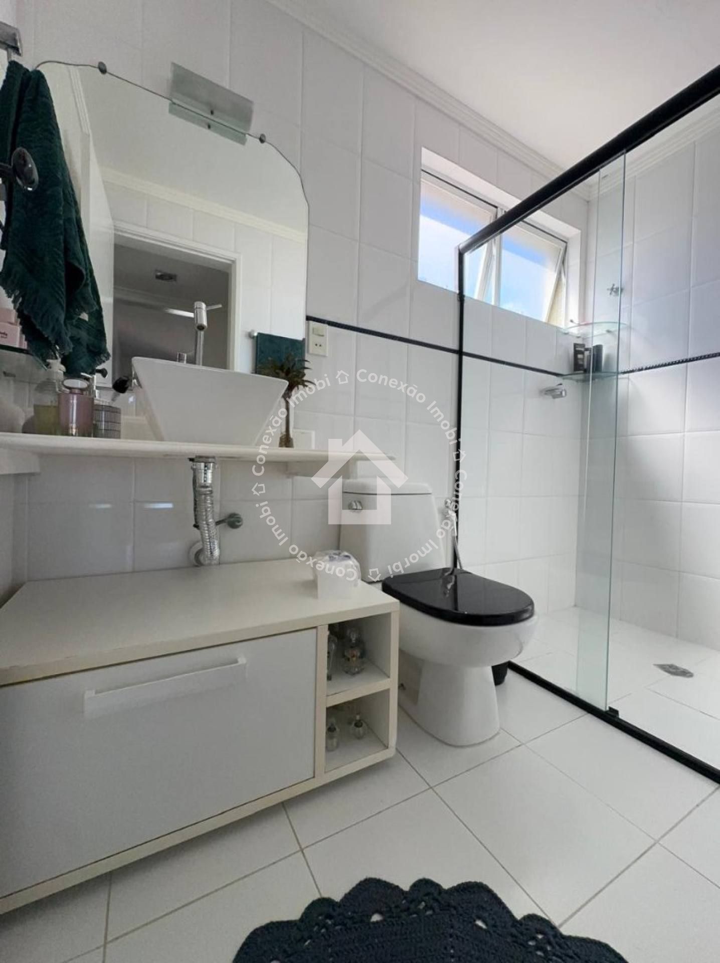 Apartamento no Maison Ile de France á venda com 4 Quartos sendo 1 suíte em Aracaju | 180m² | Posição Norte/ Leste