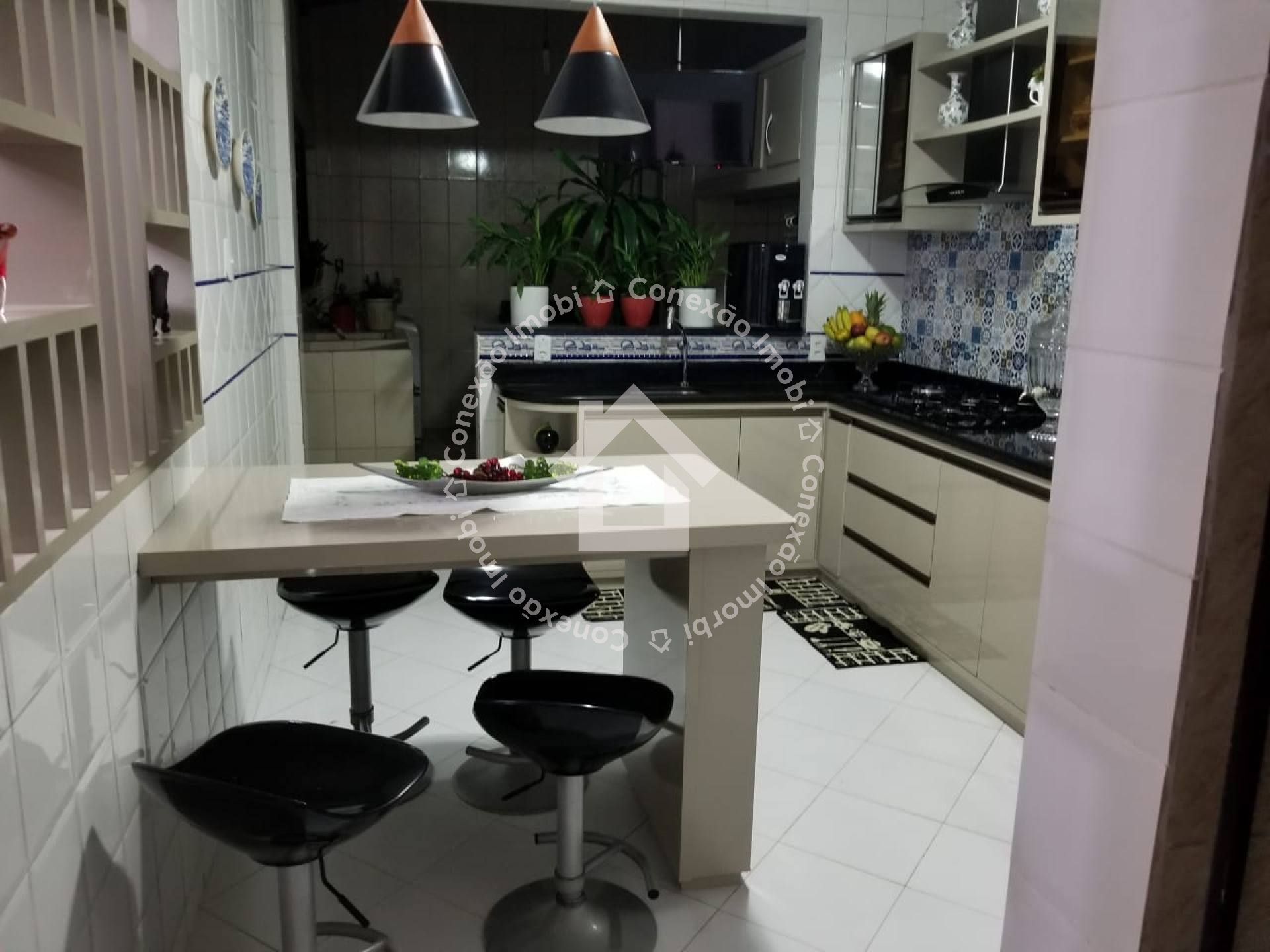 Casa à Venda em Aracaju | 4 Quartos com Suíte, Dependência Completa, Quintal e Garagem | Pronta para financiar