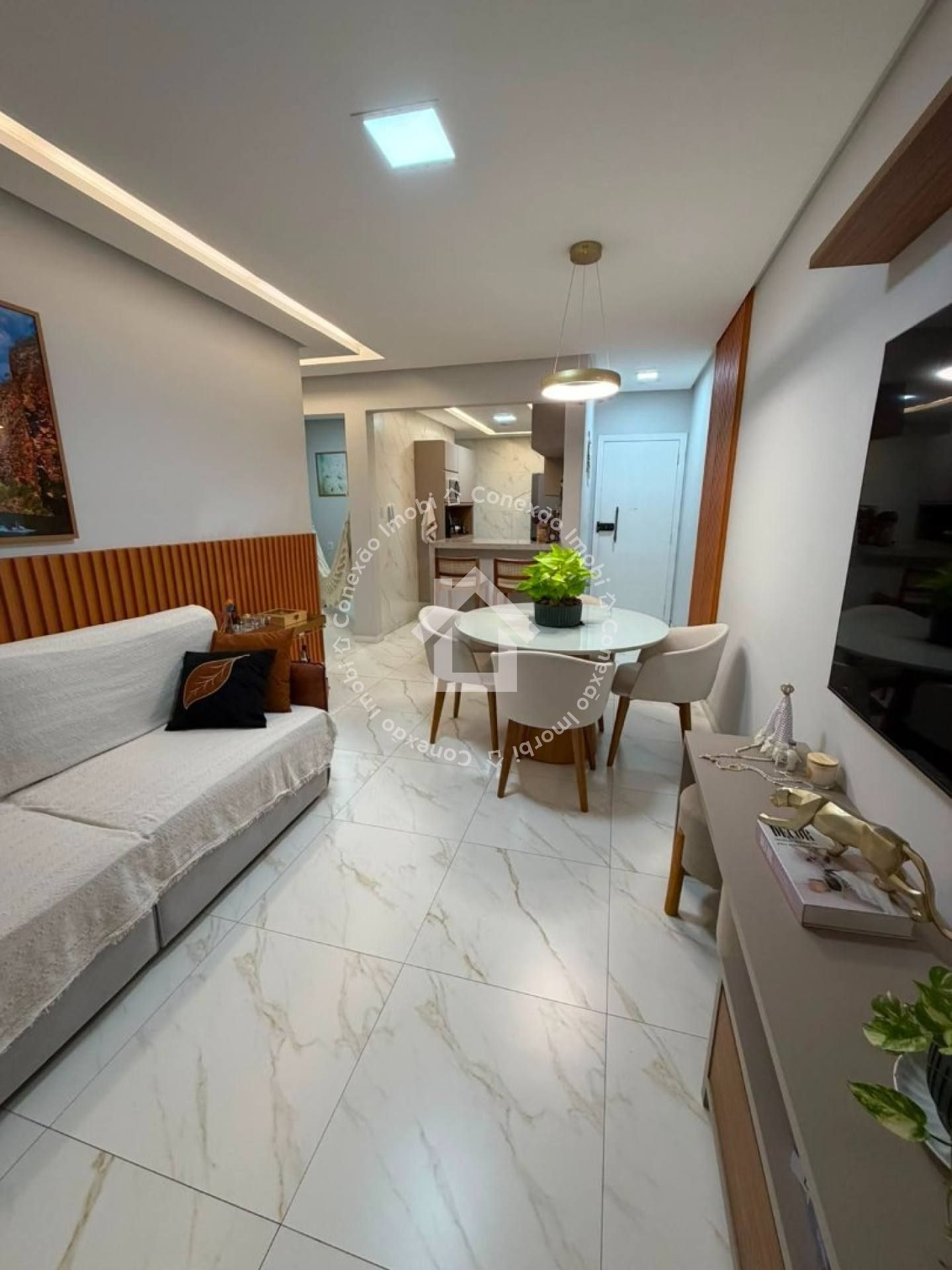 Apartamento no Edifício Cléa Reformado à Venda no Luzia| 3 quartos| Pronto para financiar