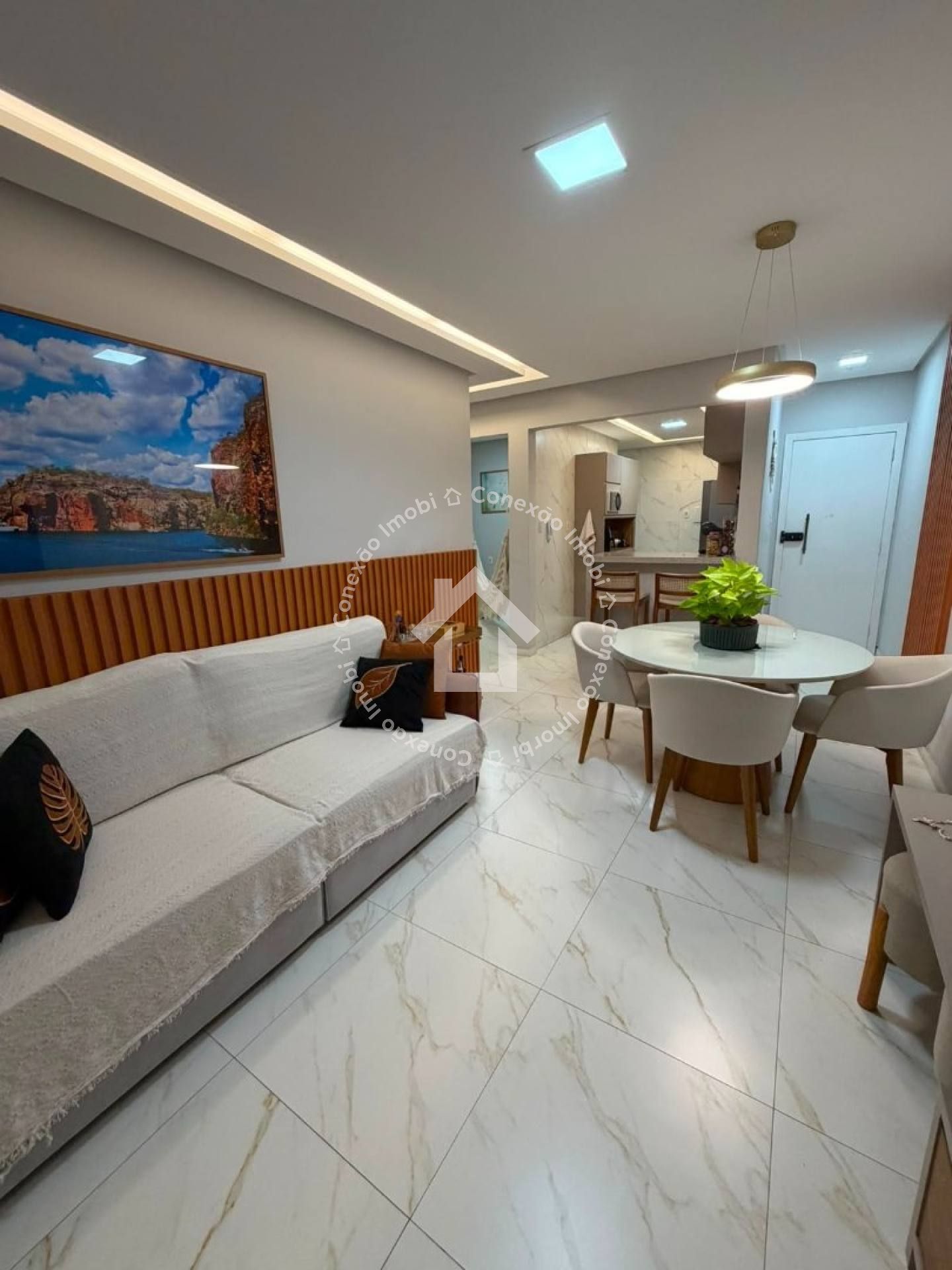 Apartamento no Edifício Cléa Reformado à Venda no Luzia| 3 quartos| Pronto para financiar