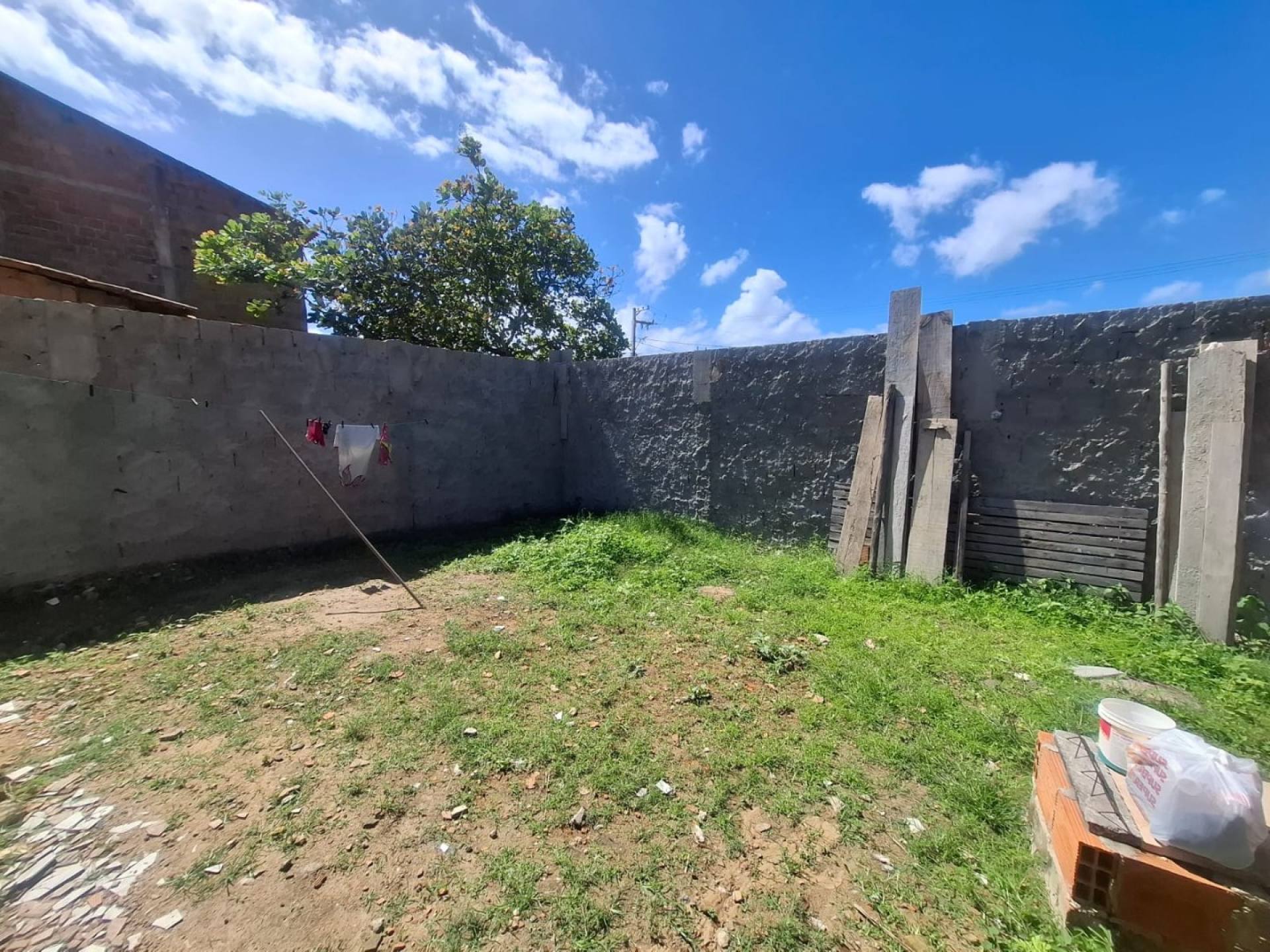 Casa com Suíte na Aruana | Próxima ao Shopping Praia Sul| Somente à vista