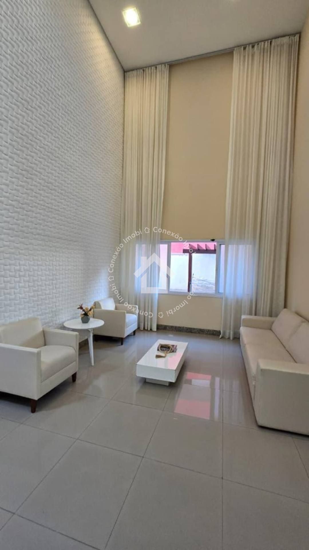 Apartamento Reformado à Venda na Farolândia | Solarium Residence, 2 Quartos, Próximo da UNIT