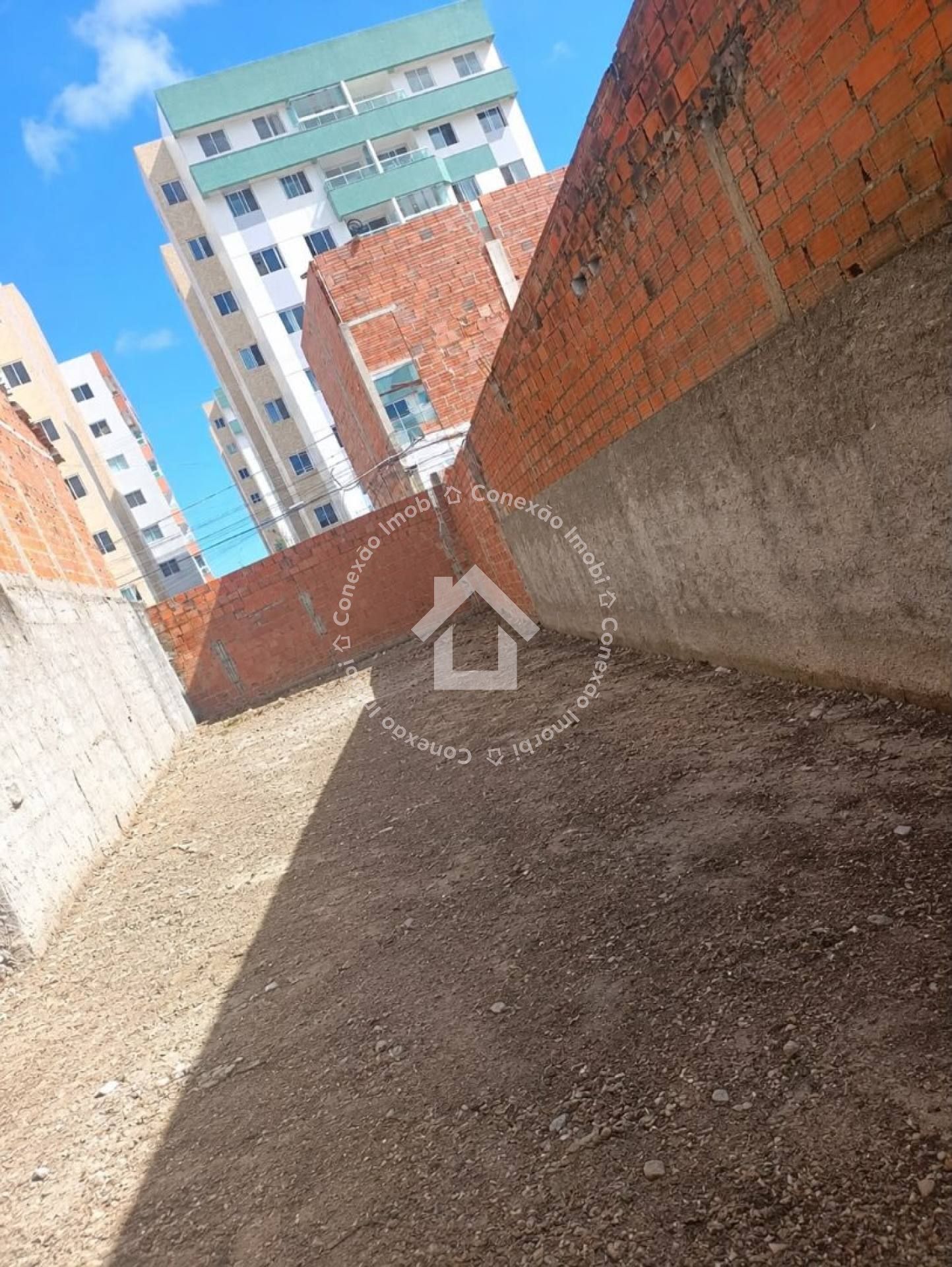 Terreno à Venda no Bairro Coroa do Meio | 5,50m x 20m