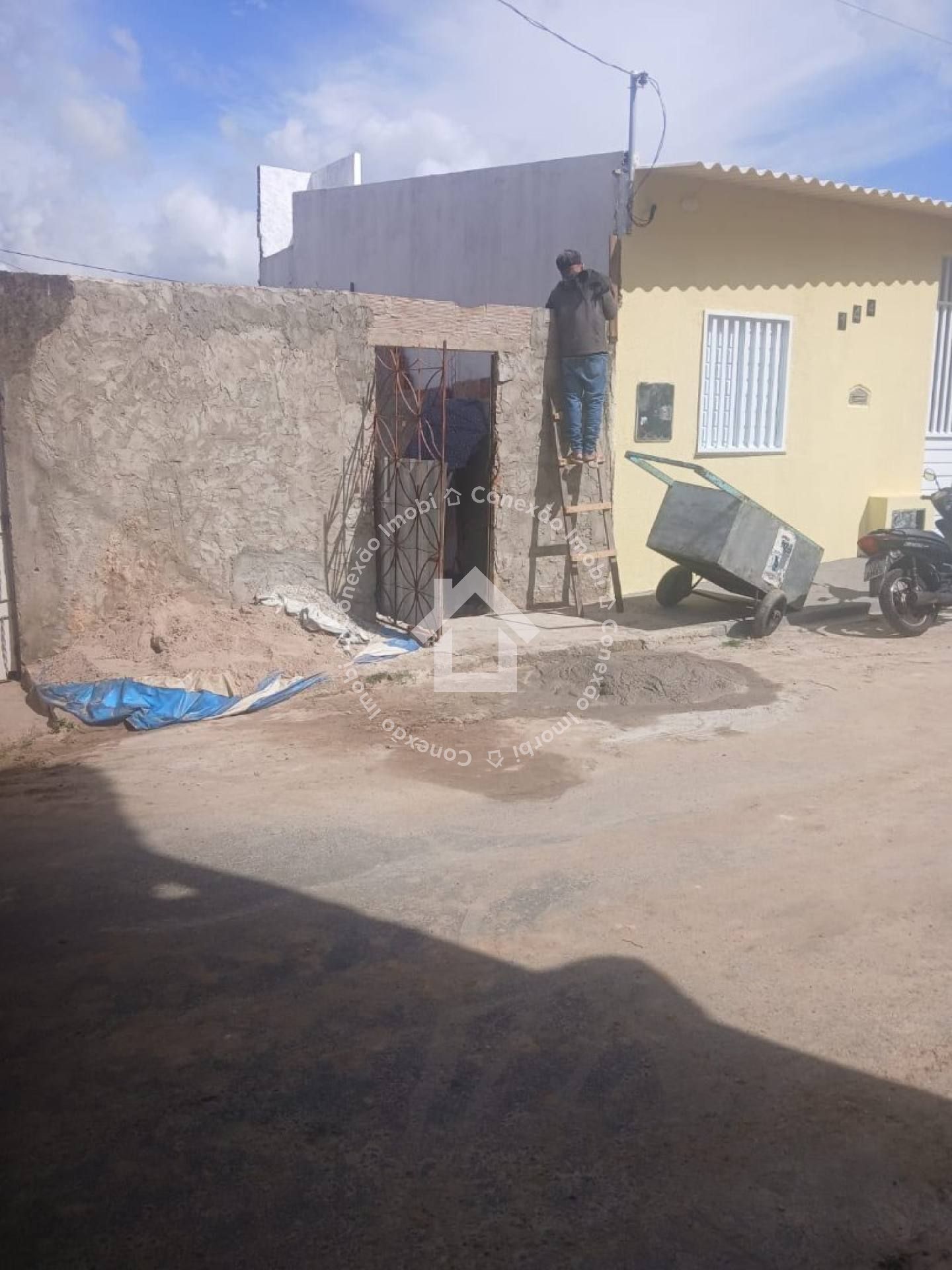 Terreno com Construção e Água Instalada à Venda no Marcos Freire 3| Com 110m²