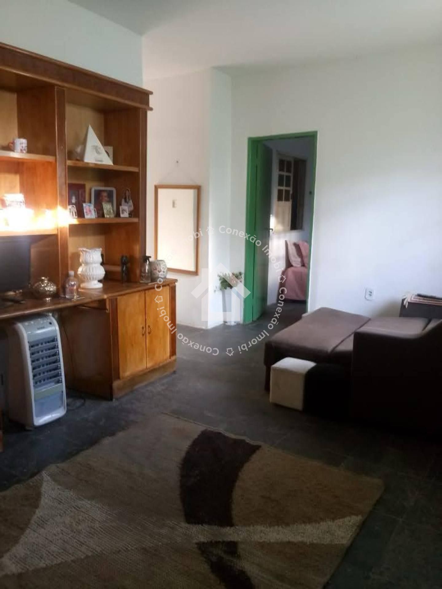 Casa á venda com 2 Kitnets (Venda á Vista)
