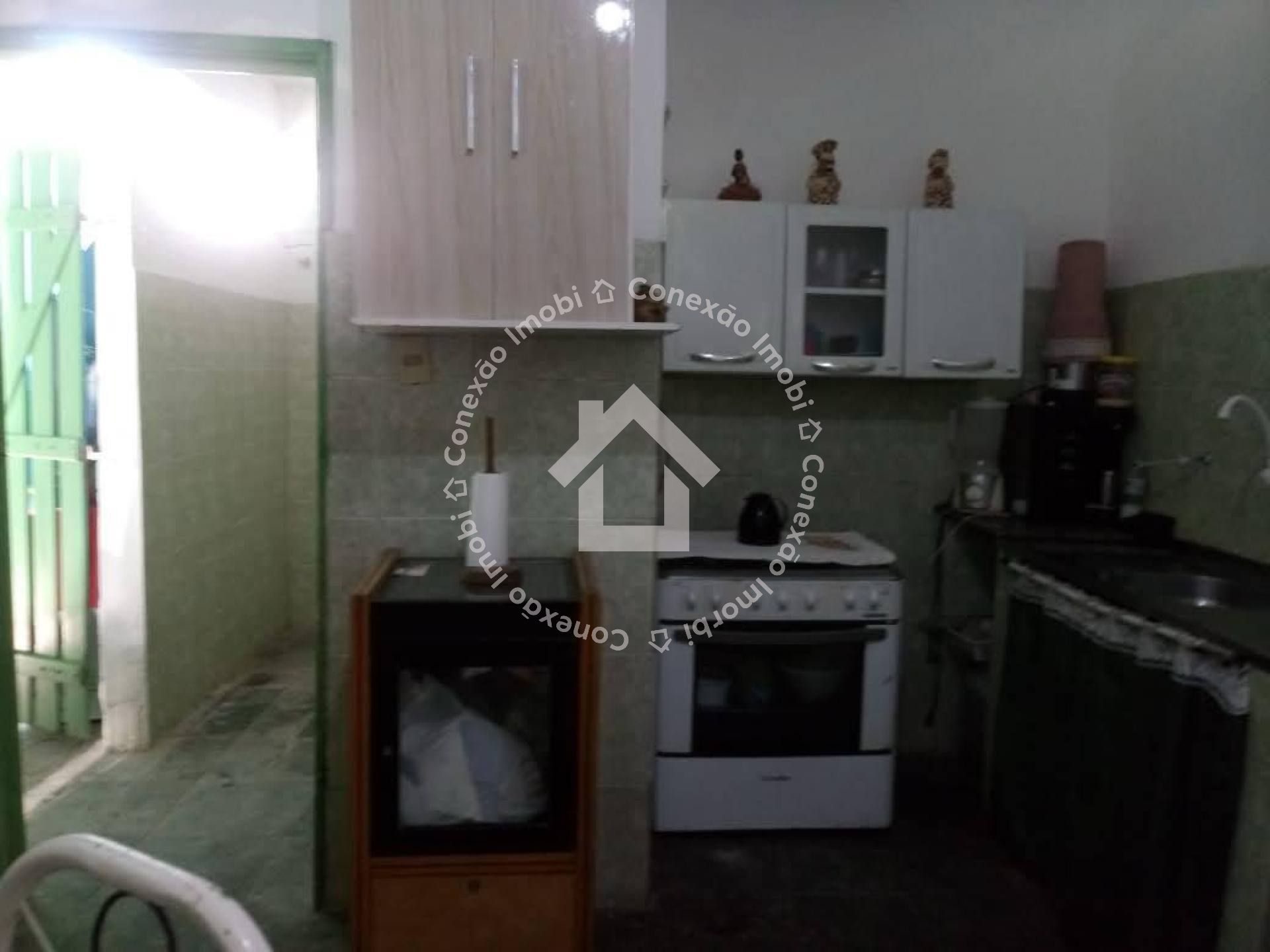 Casa á venda com 2 Kitnets (Venda á Vista)