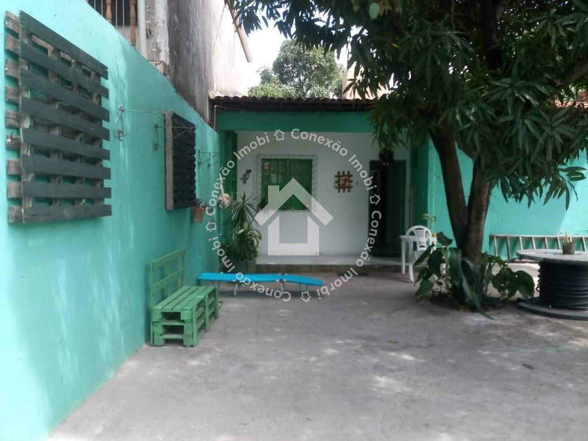 Casa á venda com 2 Kitnets (Venda á Vista)