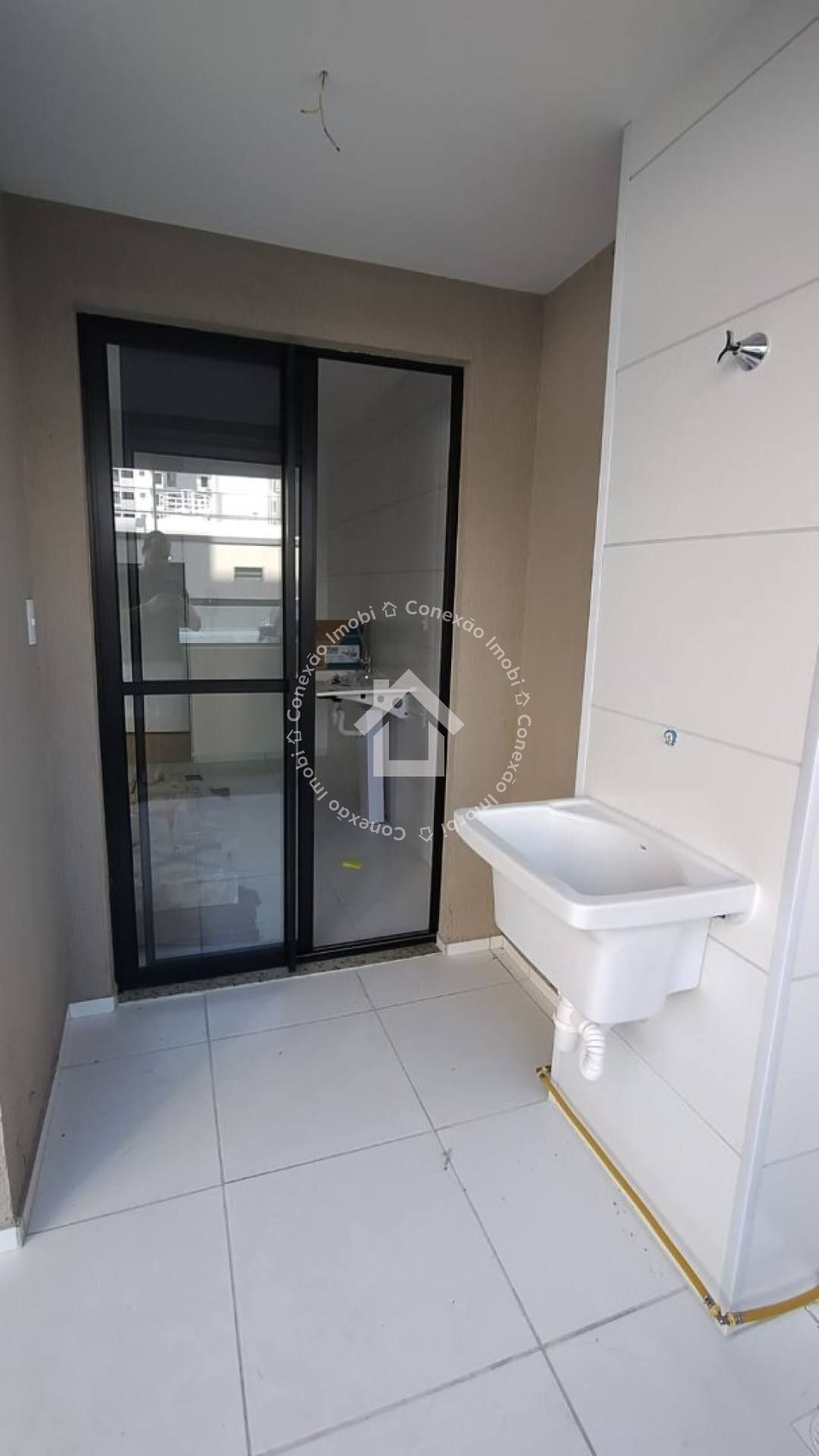 Apartamento à Venda no Bairro Luzia | Condomínio Luzitá | Térreo com giardino | Norte/Leste