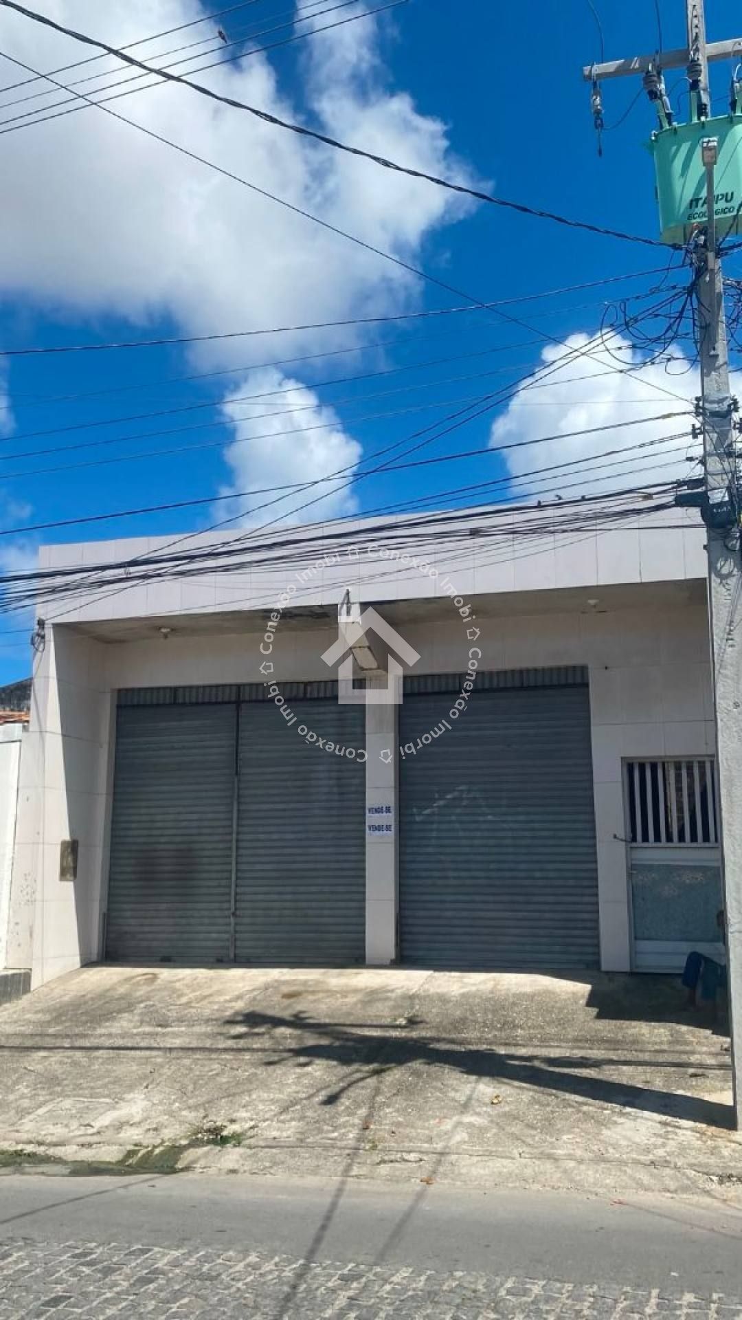 Galpão Comercial de 240 m² à Venda no Bairro Santos Dumont em Aracaju
