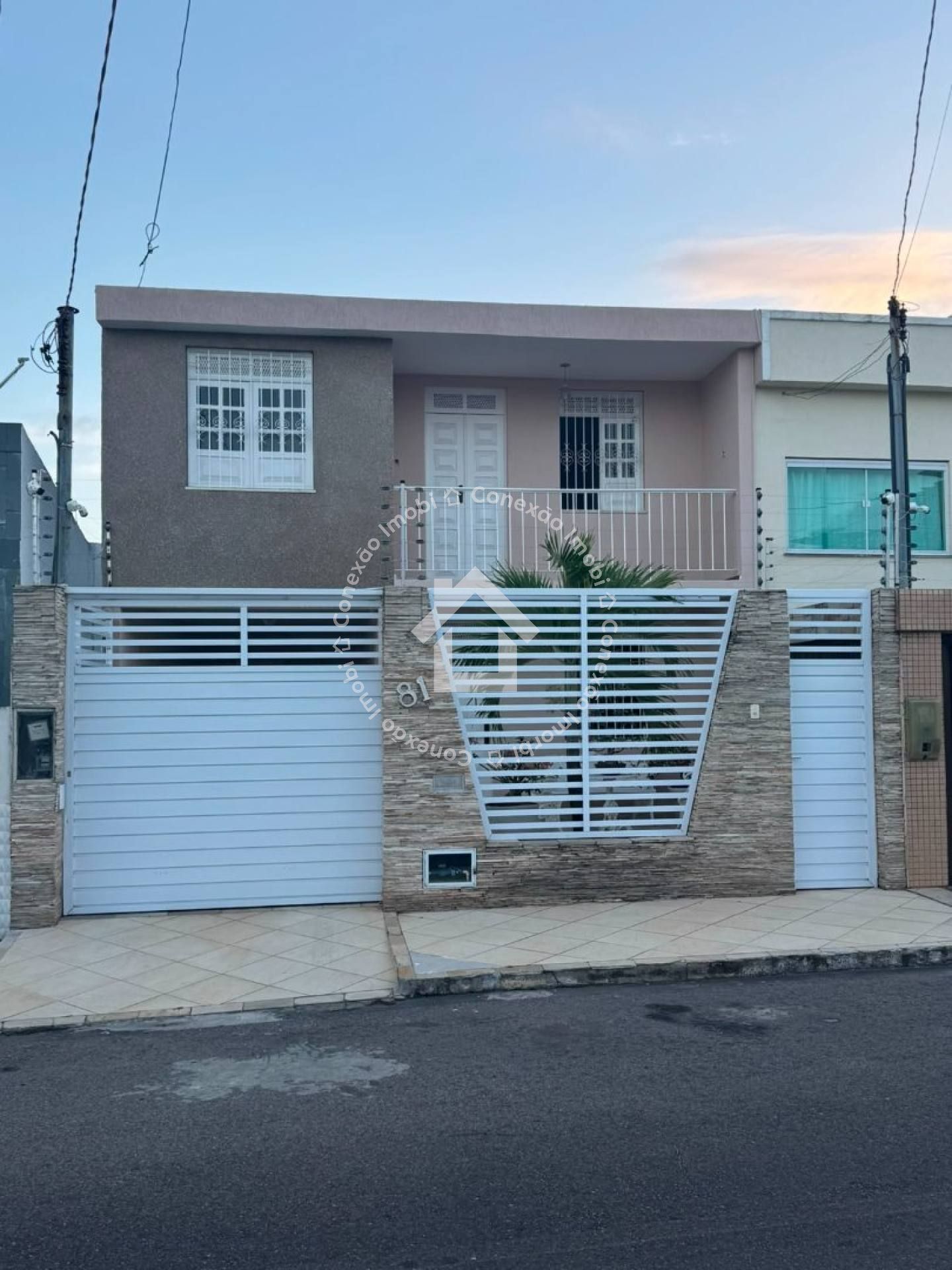 Casa à Venda no Bairro Suíssa em Aracaju | 4 Quartos, 2 Suítes, 2 Frentes, Espaço Gourmet e 3 salas comerciais