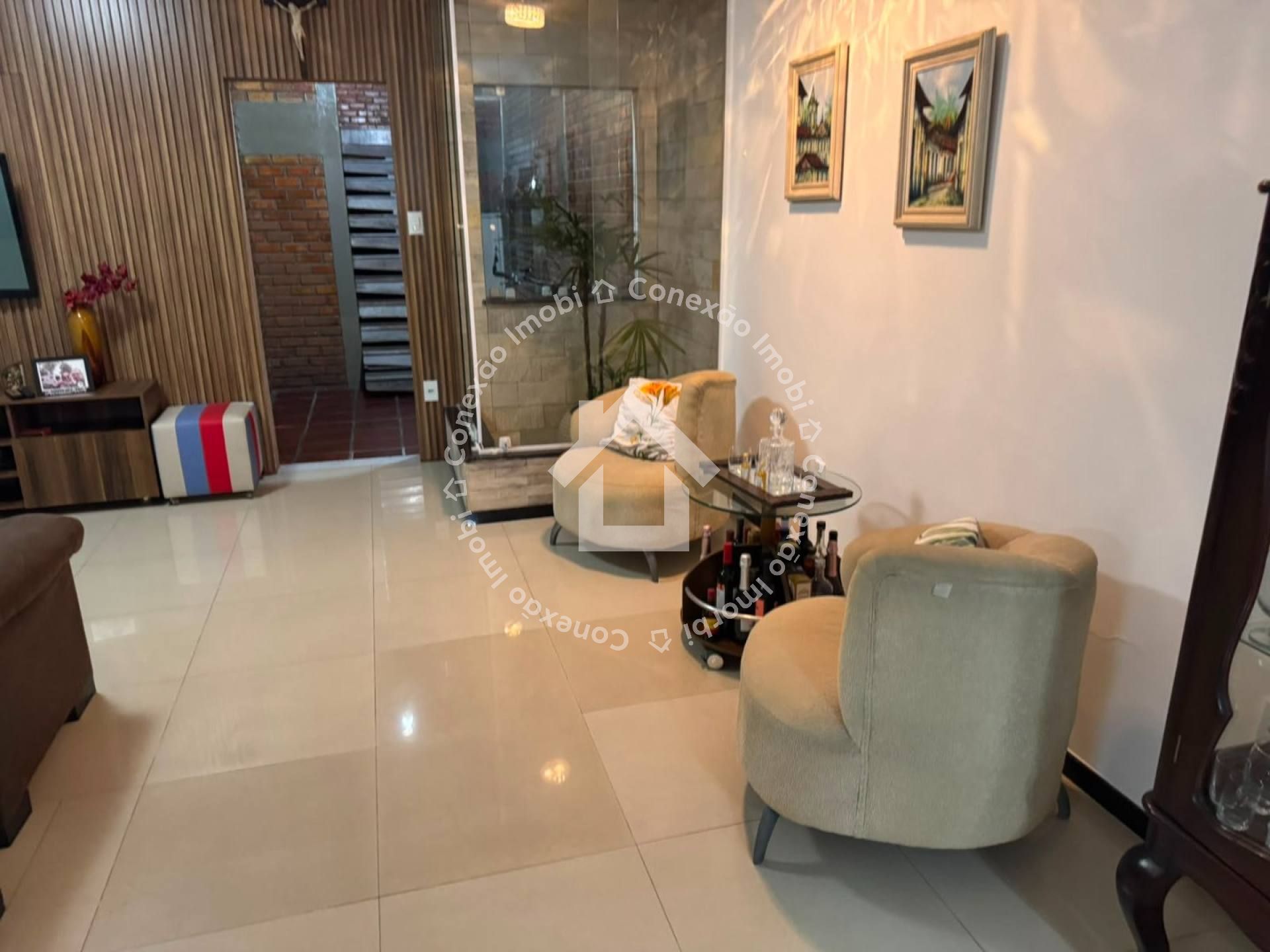 Casa à Venda no Bairro Suíssa em Aracaju | 4 Quartos, 2 Suítes, 2 Frentes, Espaço Gourmet e 3 salas comerciais