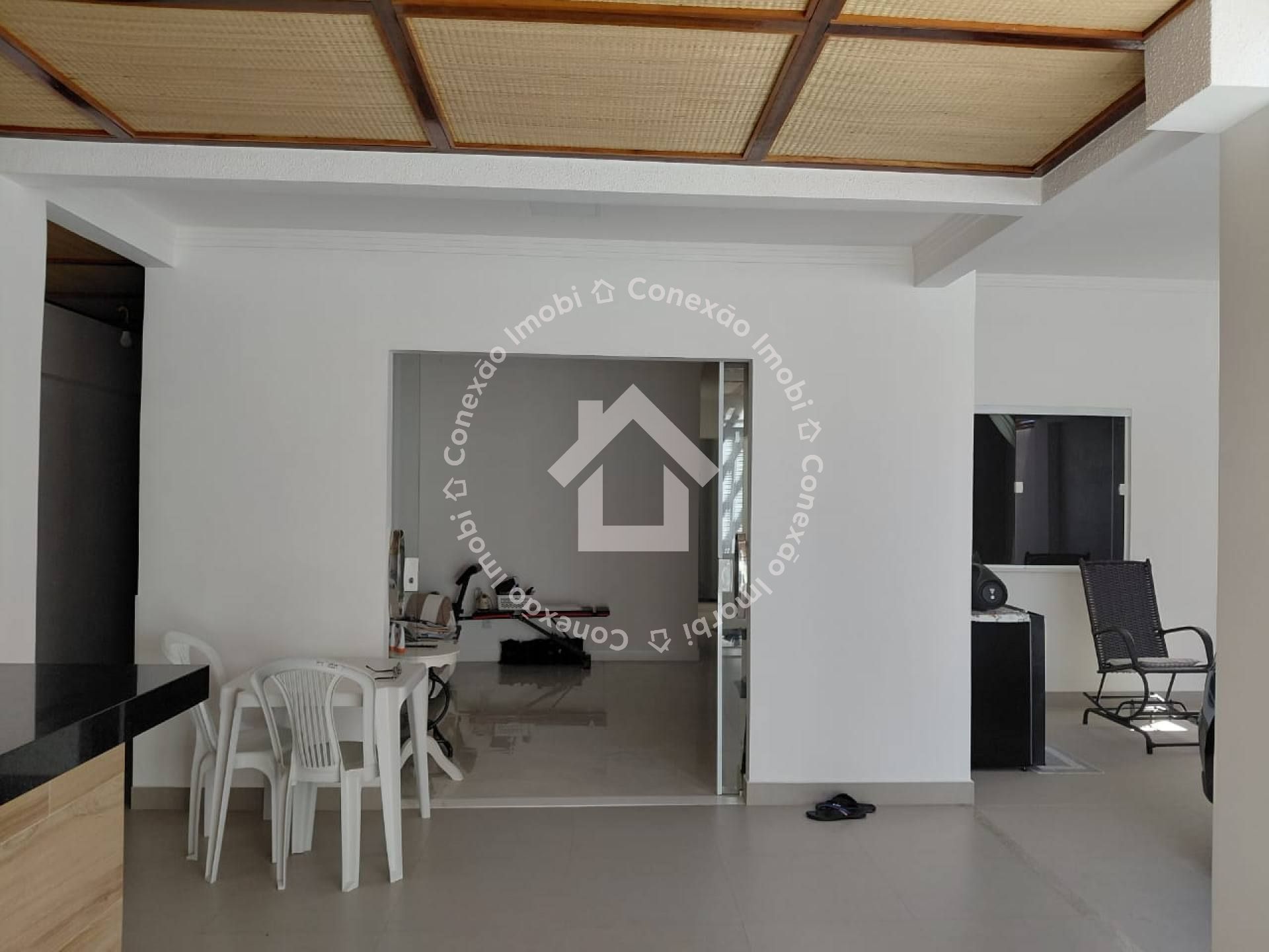 Casa Construida com Projeto Arquitetônico à venda no bairro Aruana| Pode financiar