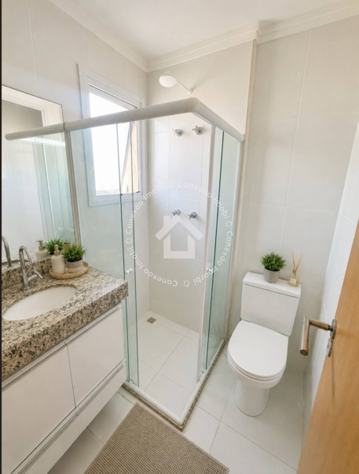 Apartamento à Venda no Luzia com 2 Quartos,Suíte e 1 vaga de Garagem | Easy Luzia