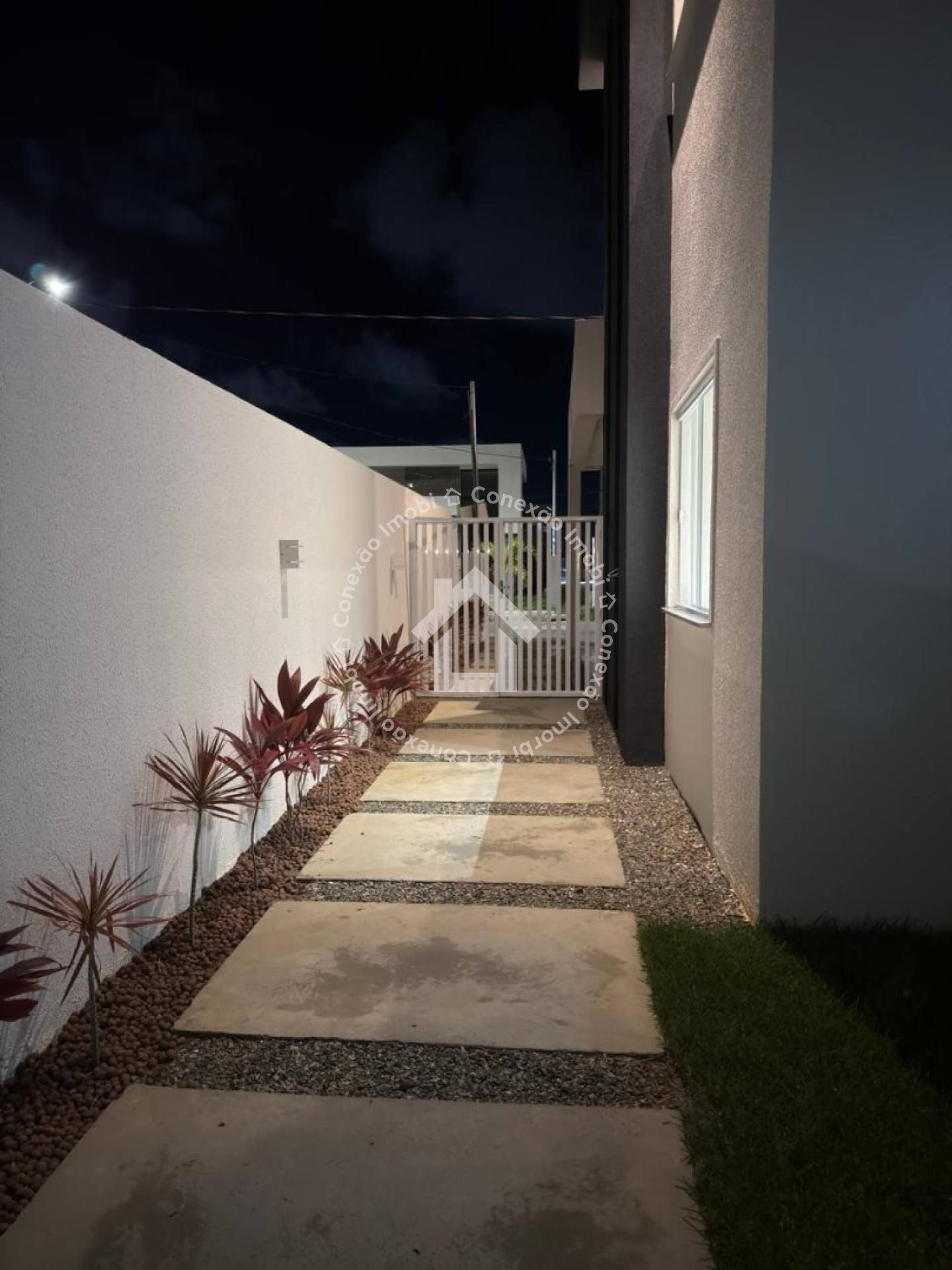 Casa à Venda no Condomínio Villaredo Barra, Pé na Areia, 3 Quartos e 2 Suítes