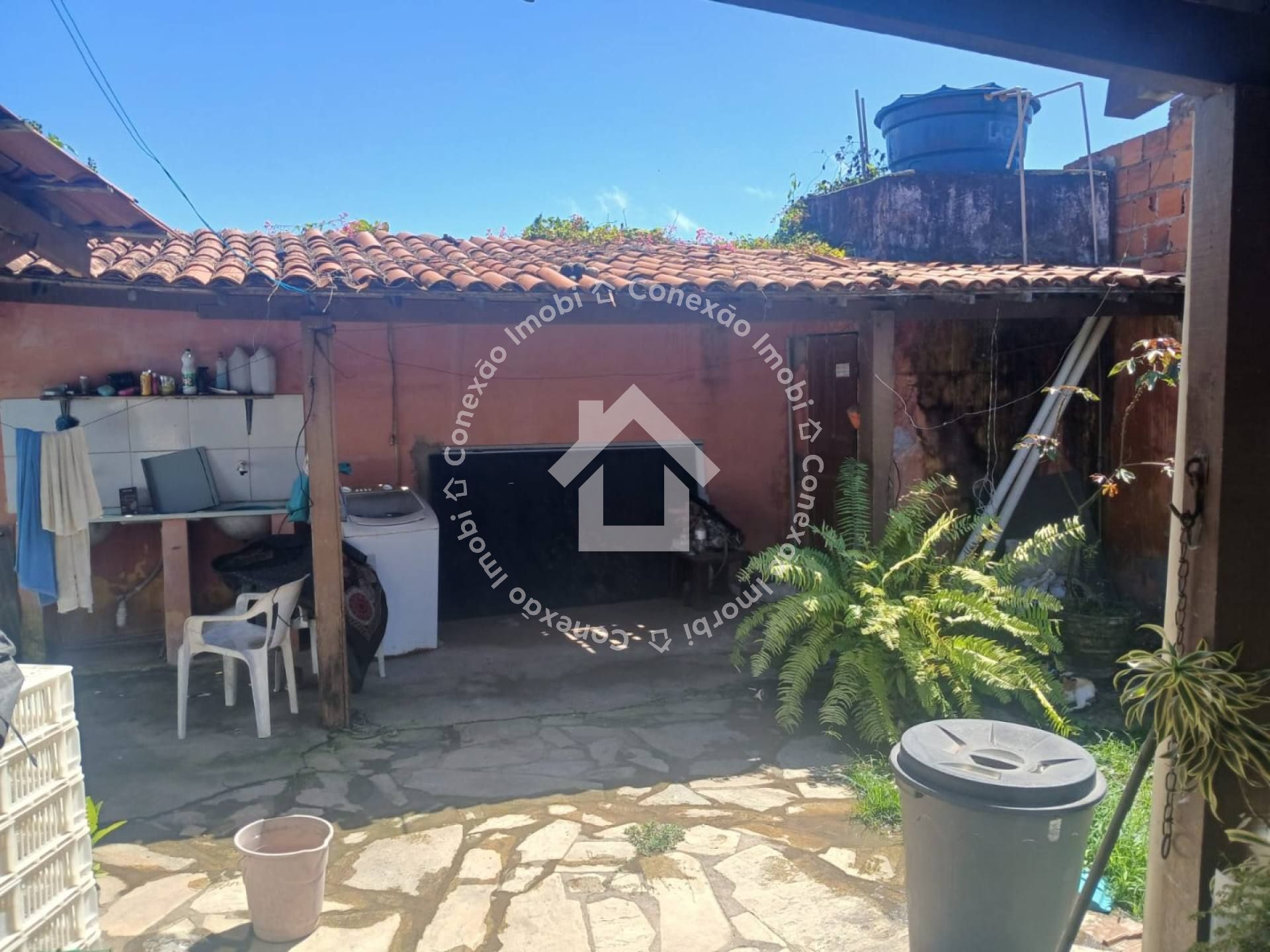 Casa de Esquina à Venda em Areia Branca | Uso Residencial e Comercial