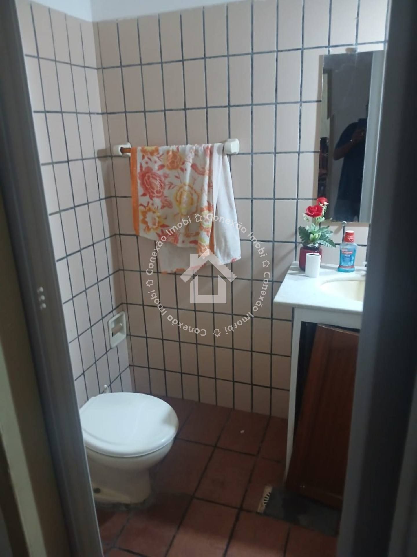Casa de Esquina à Venda em Areia Branca | Uso Residencial e Comercial