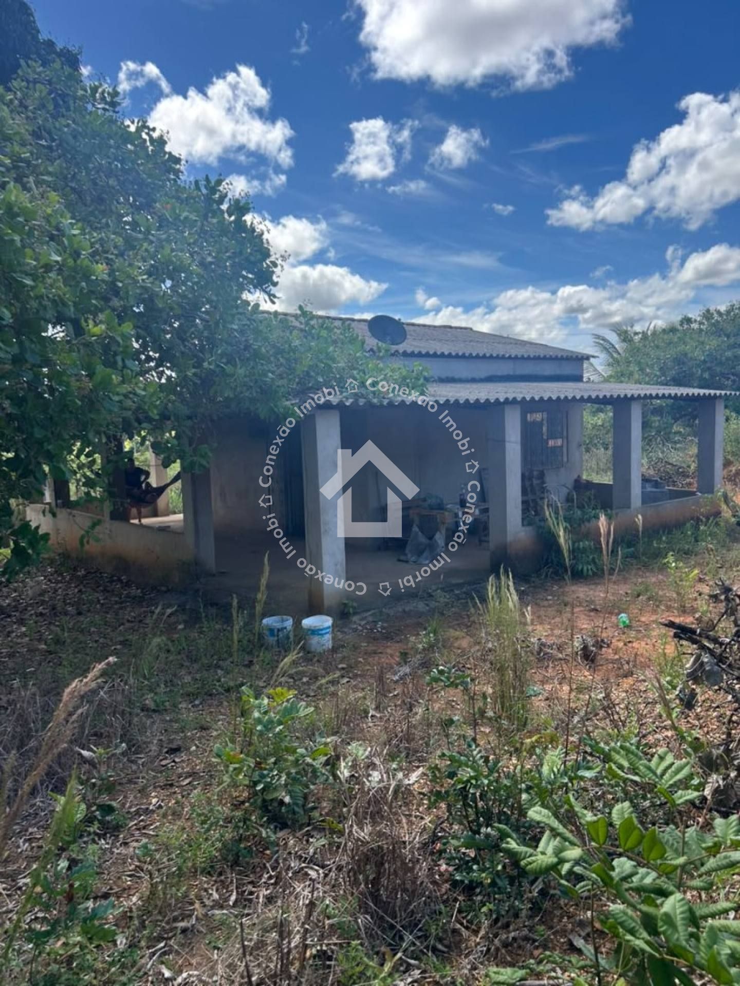 Sítio em Juerana com 4 Tarefas de Terra e Casa
