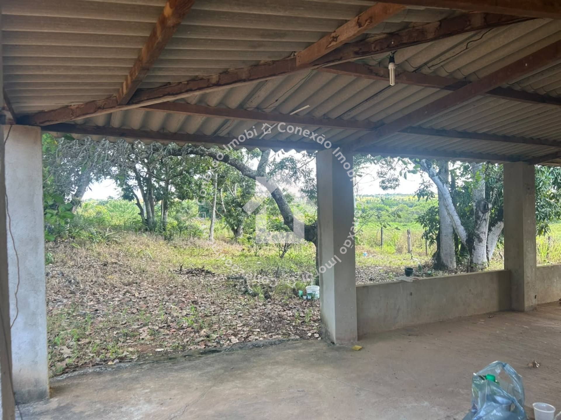 Sítio em Juerana com 4 Tarefas de Terra e Casa