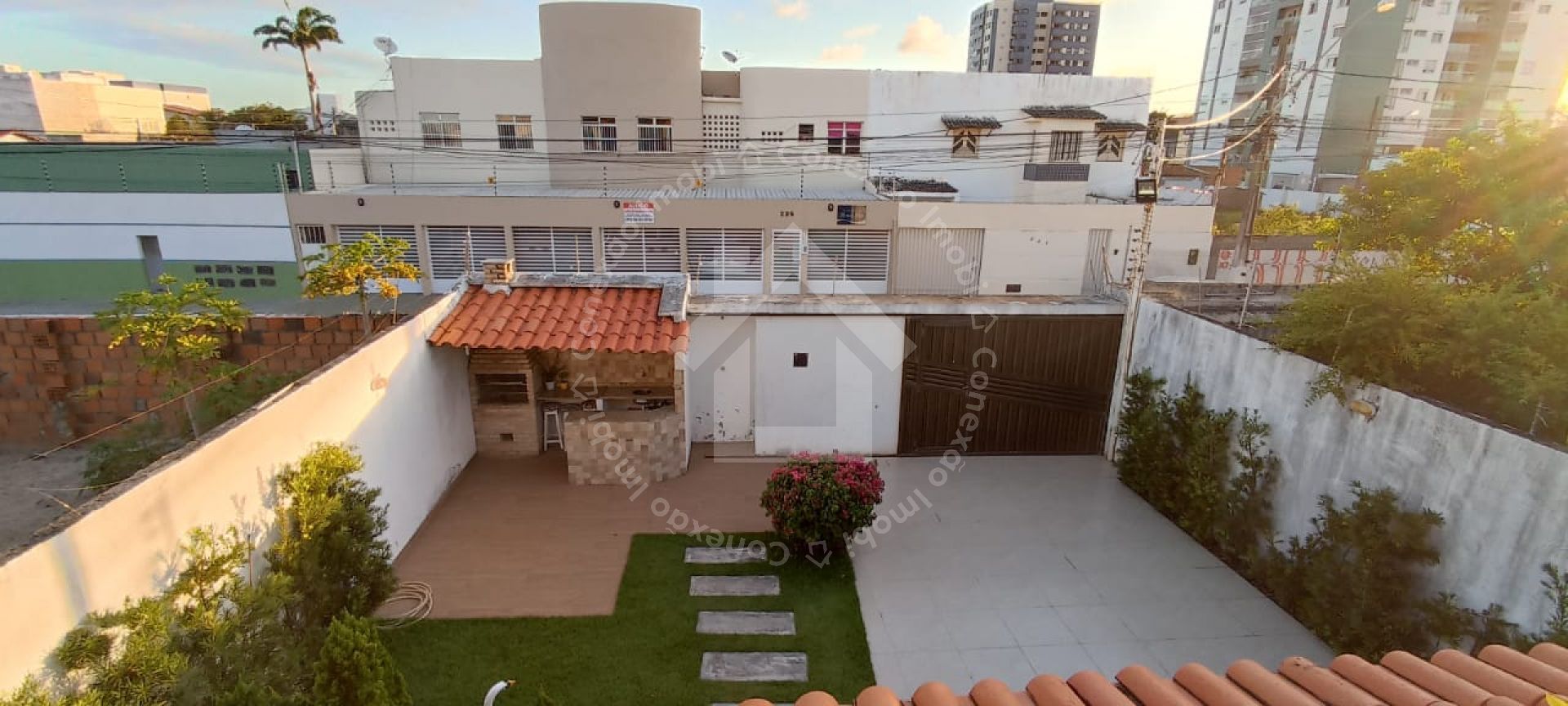 Casa na Atalaia com área de terreno 10x35.