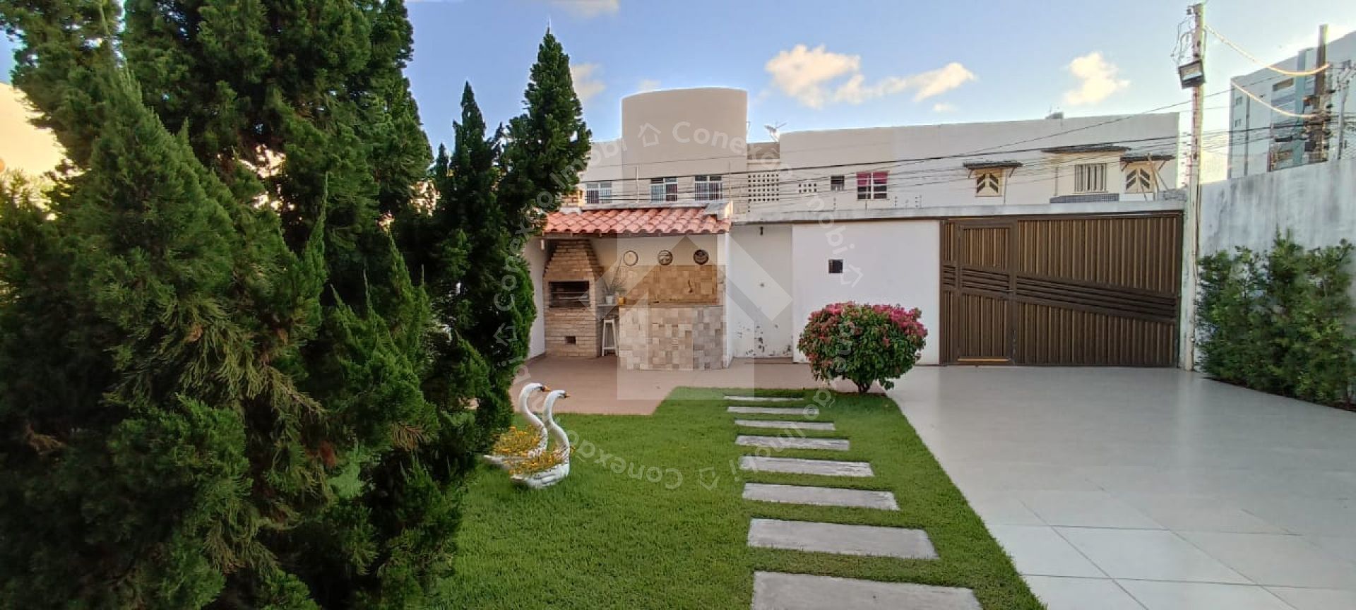 Casa na Atalaia com área de terreno 10x35.