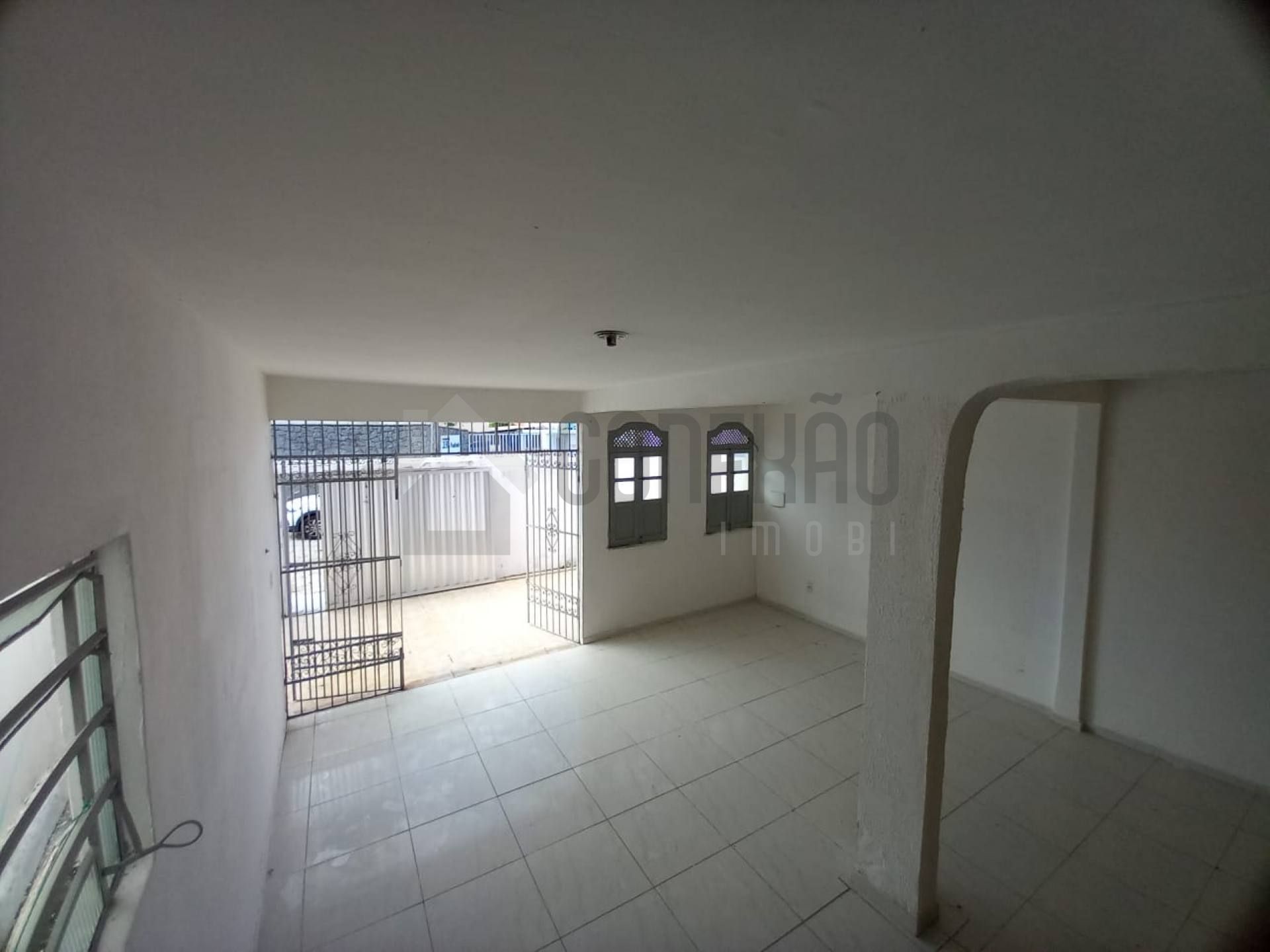 VENDE-SE casa com 4 quartos no Grageru