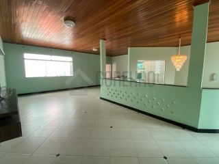 Casa na Farolândia