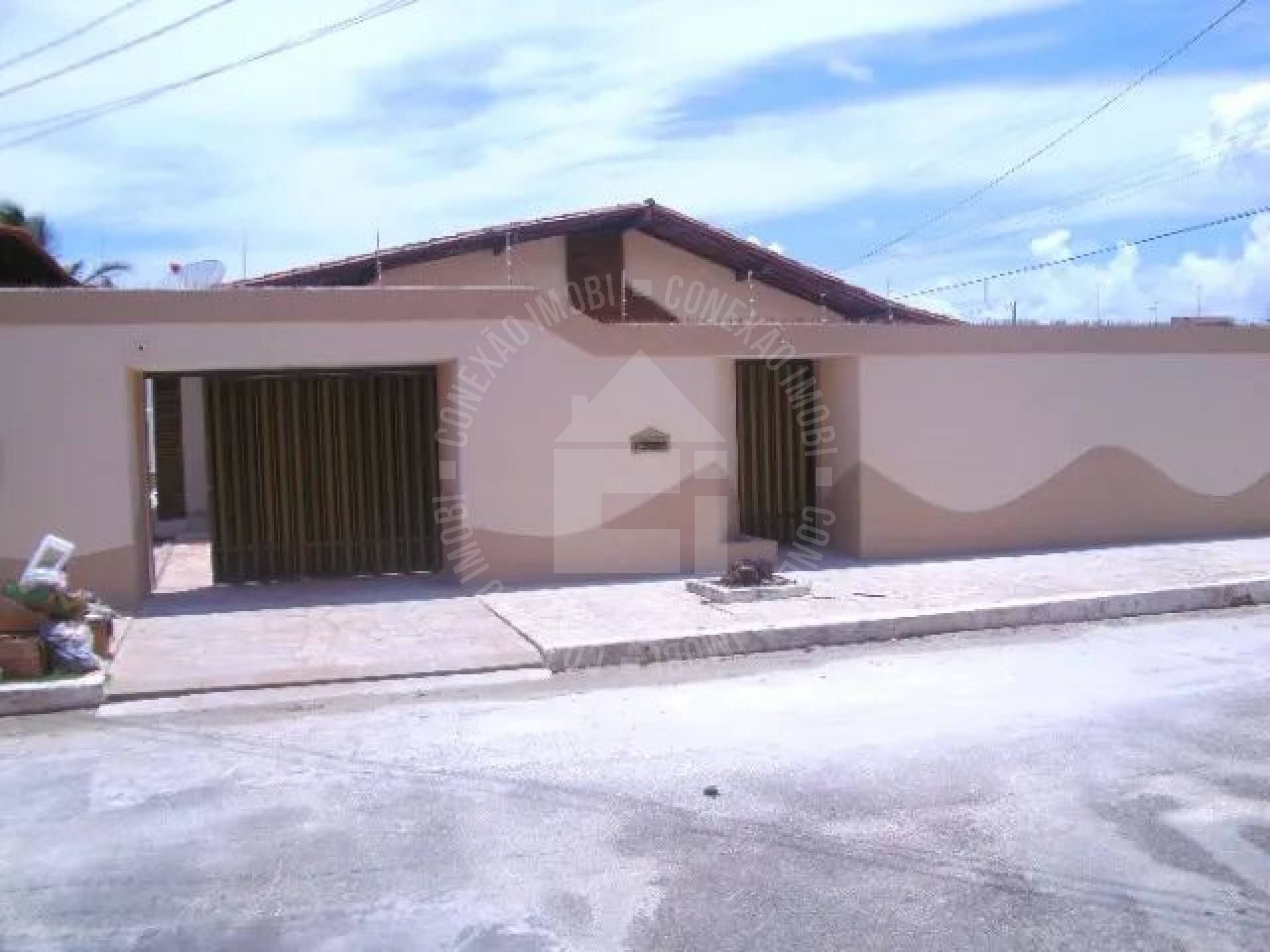 Casa à venda na Coroa do Meio | 3 Quartos, sendo 1 Suíte