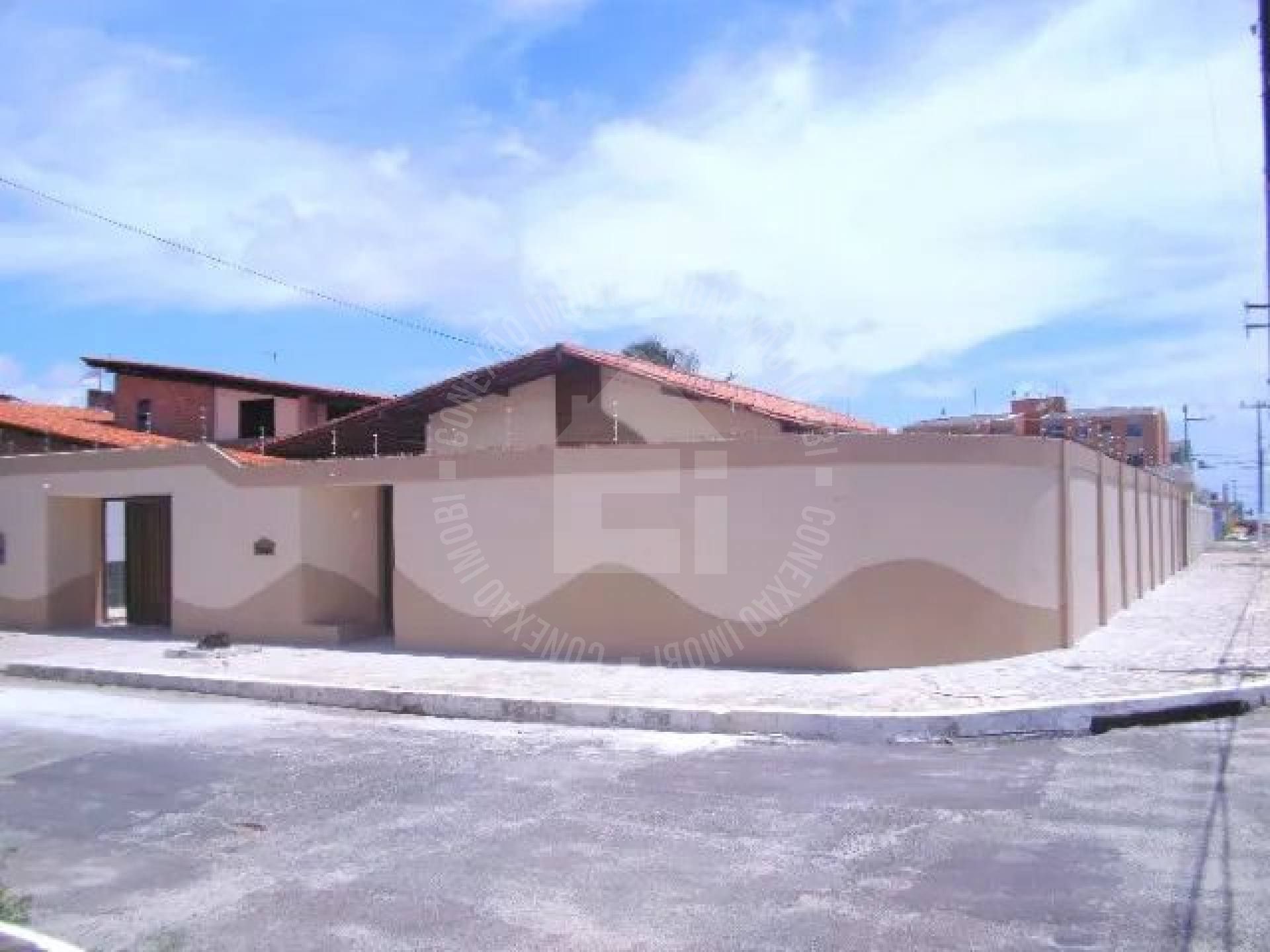 Casa à venda na Coroa do Meio | 3 Quartos, sendo 1 Suíte