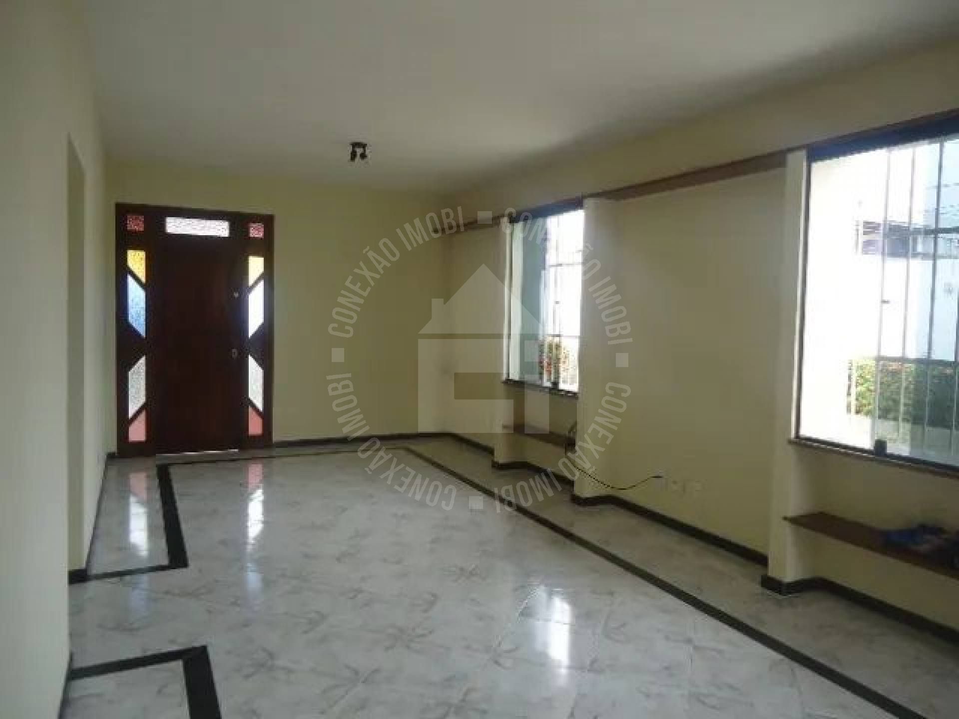 Casa à venda na Coroa do Meio | 3 Quartos, sendo 1 Suíte