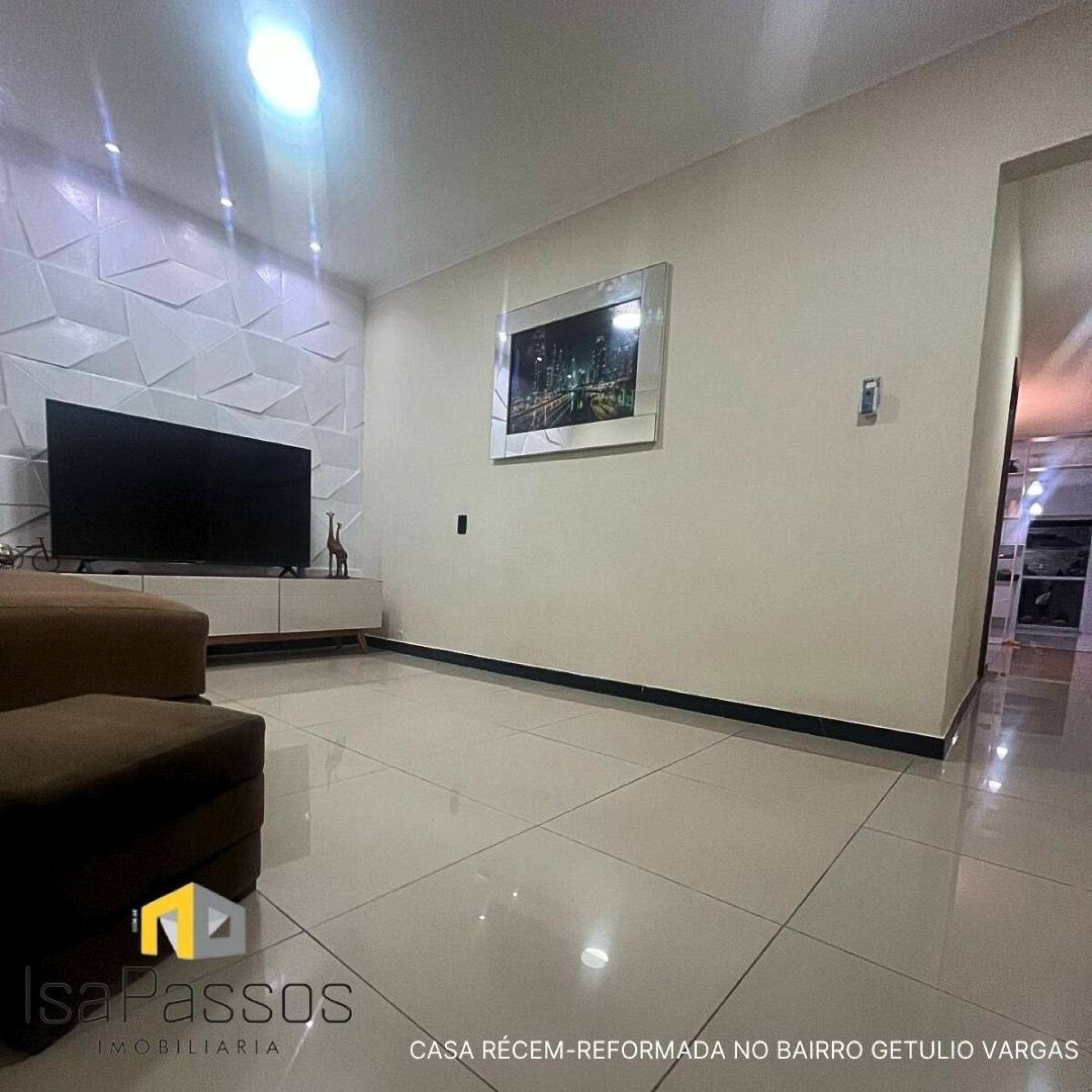 Casa Recém-Reformada, Ampla, Aconchegante no Bairro Getúlio Vargas