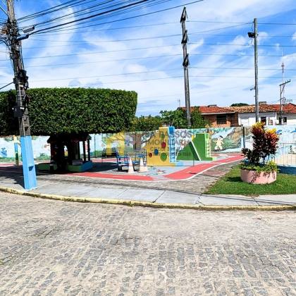CASA com 160M² no Condomínio MONTE SINAI I (BAIRRO OLARIA)