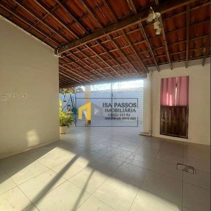 BAIXOU! GRANDE OPORTUNIDADE Casa com 250M², Ampla e Aconchegante no Bairro Aruana e com ponto comercial (sala/ ateliê / escritório)