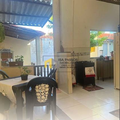 BAIXOU! GRANDE OPORTUNIDADE Casa com 250M², Ampla e Aconchegante no Bairro Aruana e com ponto comercial (sala/ ateliê / escritório)