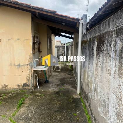 Vendo Casa no Bairro Aruana (AT 180M² e AC 60,88m²)