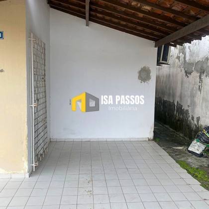 Vendo Casa no Bairro Aruana (AT 180M² e AC 60,88m²)