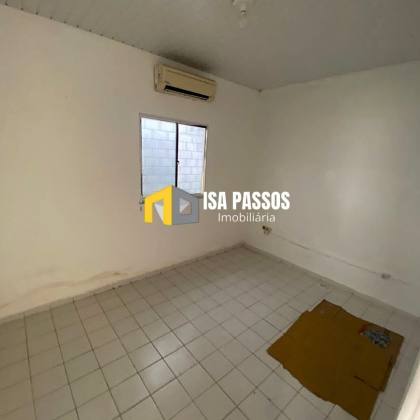 Vendo Casa no Bairro Aruana (AT 180M² e AC 60,88m²)