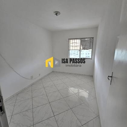 Apartamento Amplo no Condomínio JARDIM DAS ACÁCIA  (Bairro Ponto Novo)