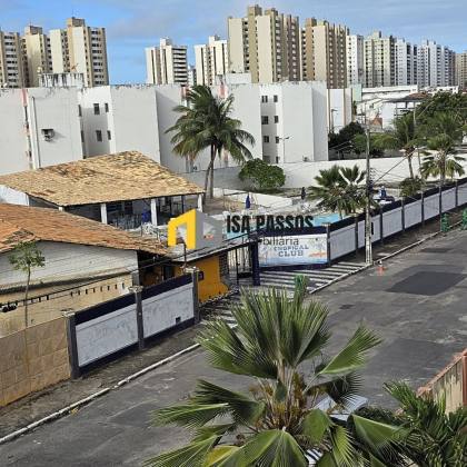 Apartamento Amplo no Condomínio JARDIM DAS ACÁCIA  (Bairro Ponto Novo)