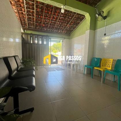 Casa Aconchegante com 200M² no Bairro Aeroporto e com Ponto Comercial