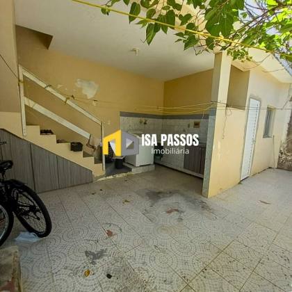 Casa aconchegante, espaçosa e toda lajeada no Santa Lúcia